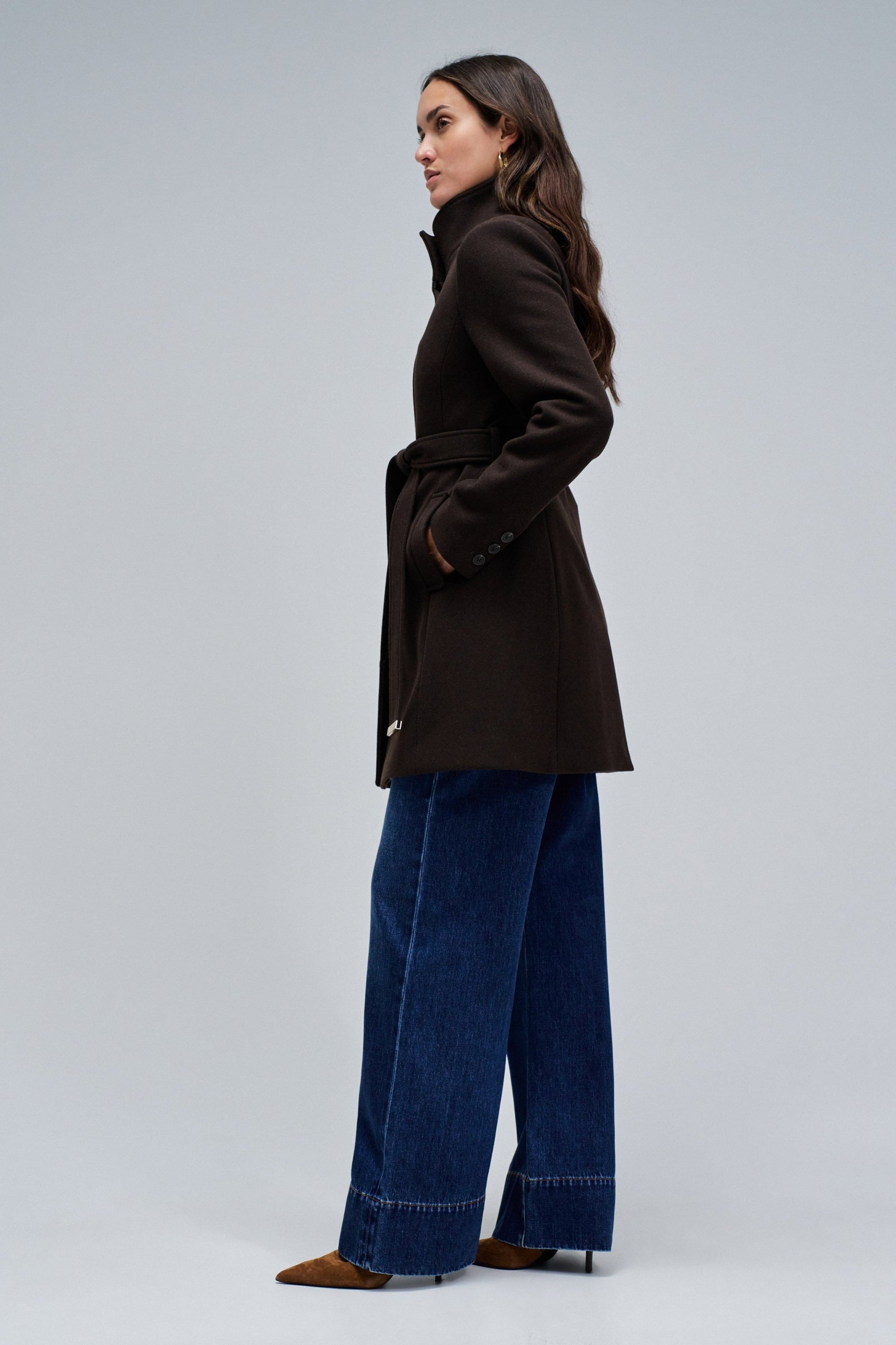 Il cappotto di lana rivisitato in marrone scuro Giacche Salsa Jeans