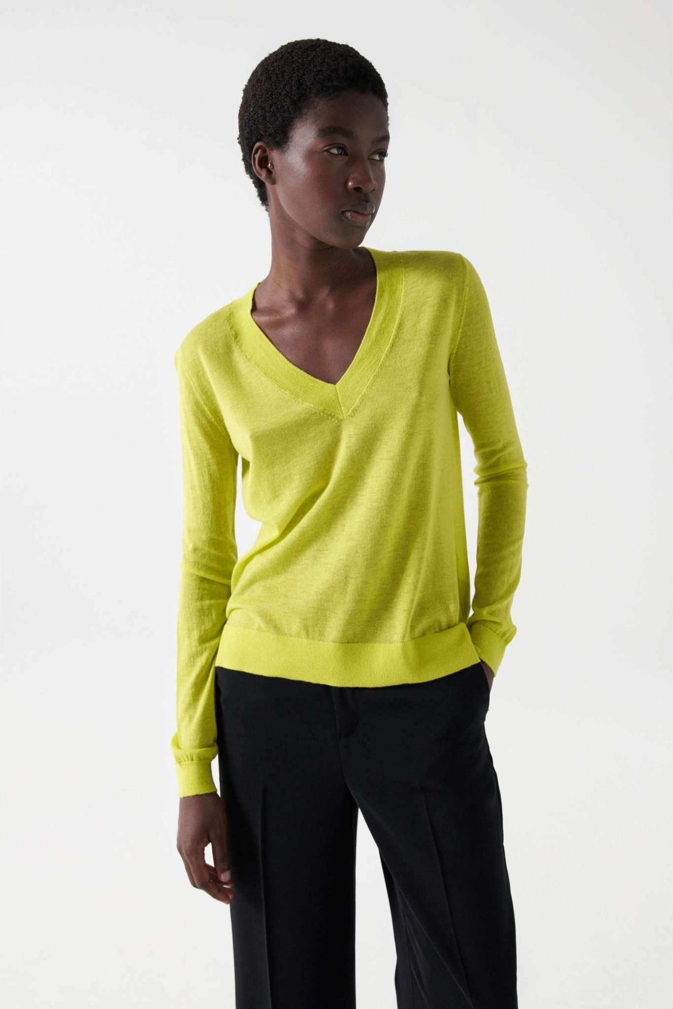 Maglione a maglia fine con scollo a V in verde chiaro Maglioni Salsa Jeans   