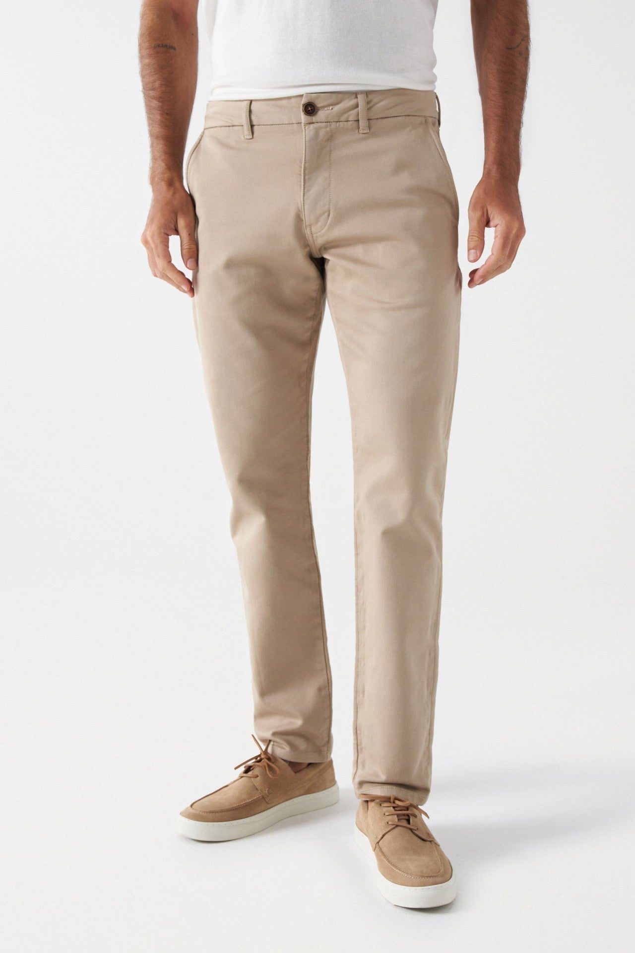 Pantaloni Chino Joggers S-Activ di colore beige medio Salsa Jeans