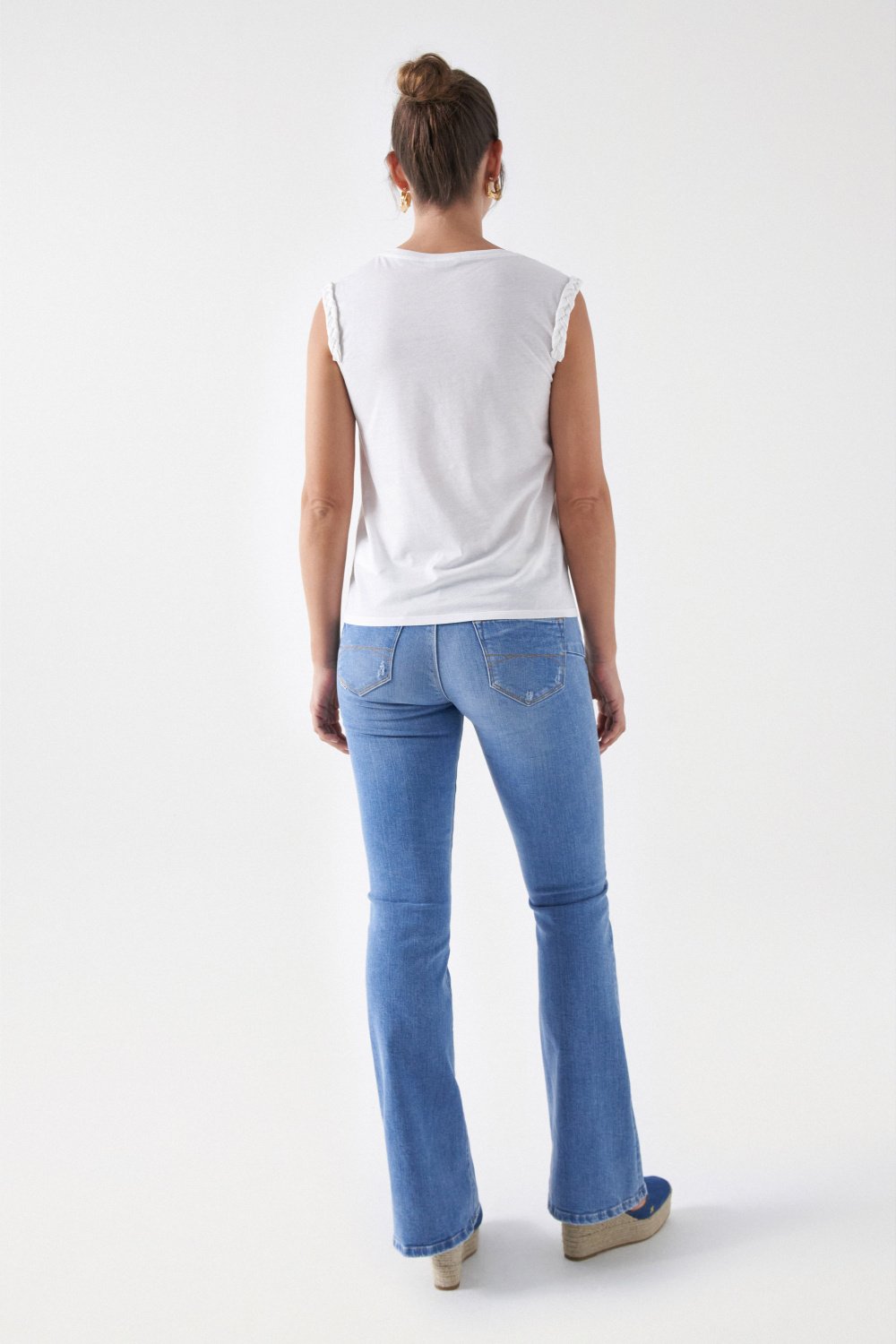 Top con dettagli intrecciati in top di perle chiare Salsa Jeans   