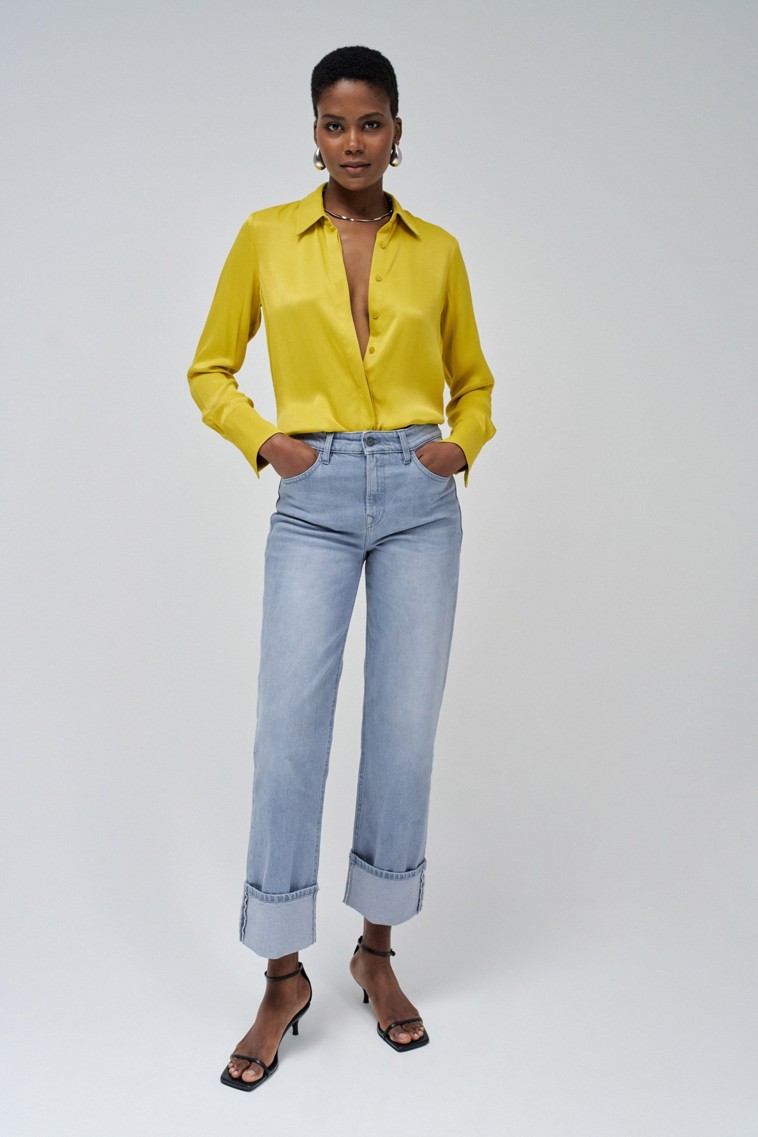 Camicia basic in raso con dettaglio dell'abbottonatura in camicie giallo chiaro Salsa Jeans   