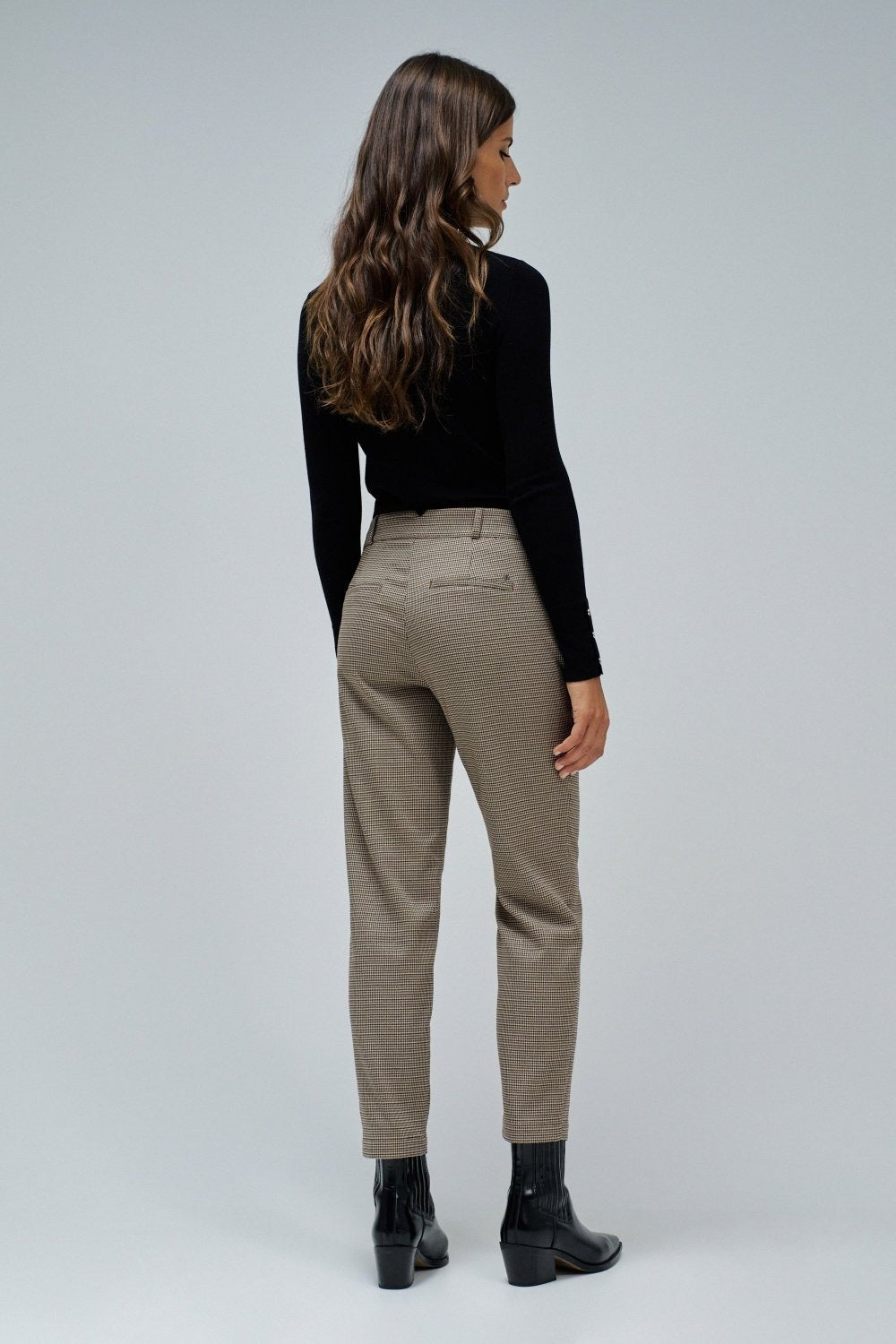 Chino di base a vita alta in marrone medio Pantaloni Salsa Jeans