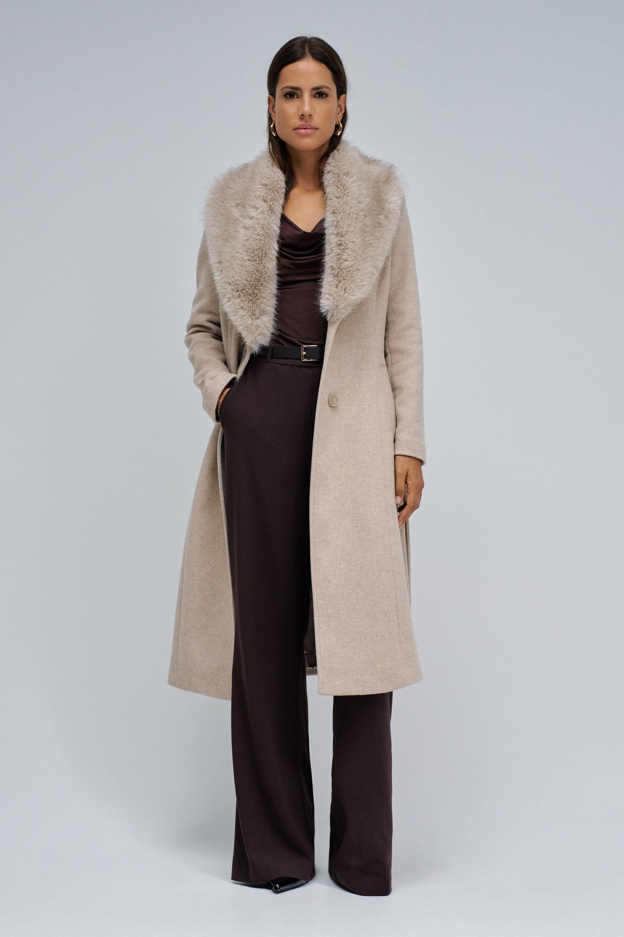 Cappotto lungo in lana con cintura in pelliccia sintetica in beige medio V1 Giacche Salsa Jeans