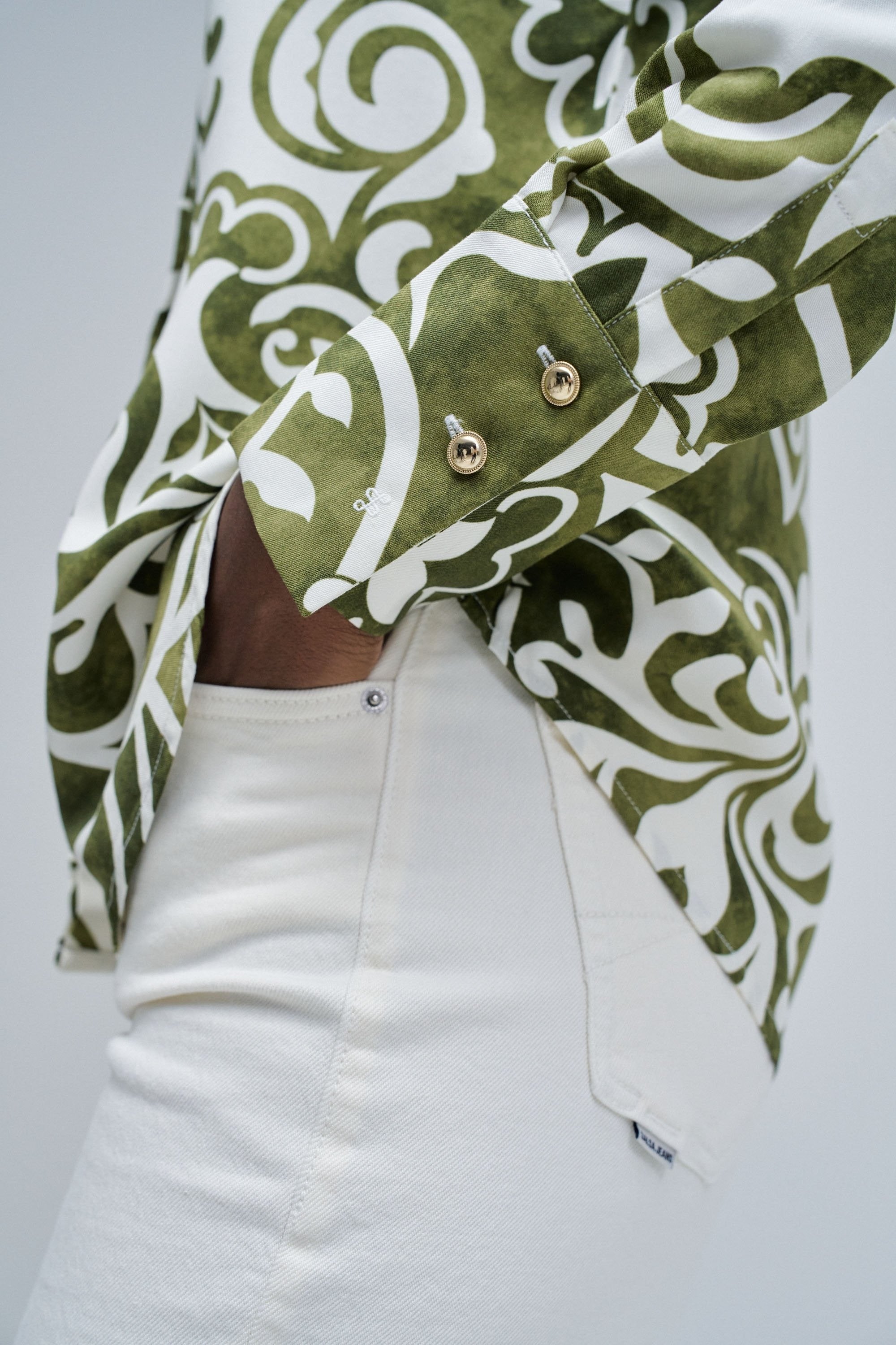 Camicia basic con bottoni dorati in verde scuro V1 Camicie Salsa Jeans