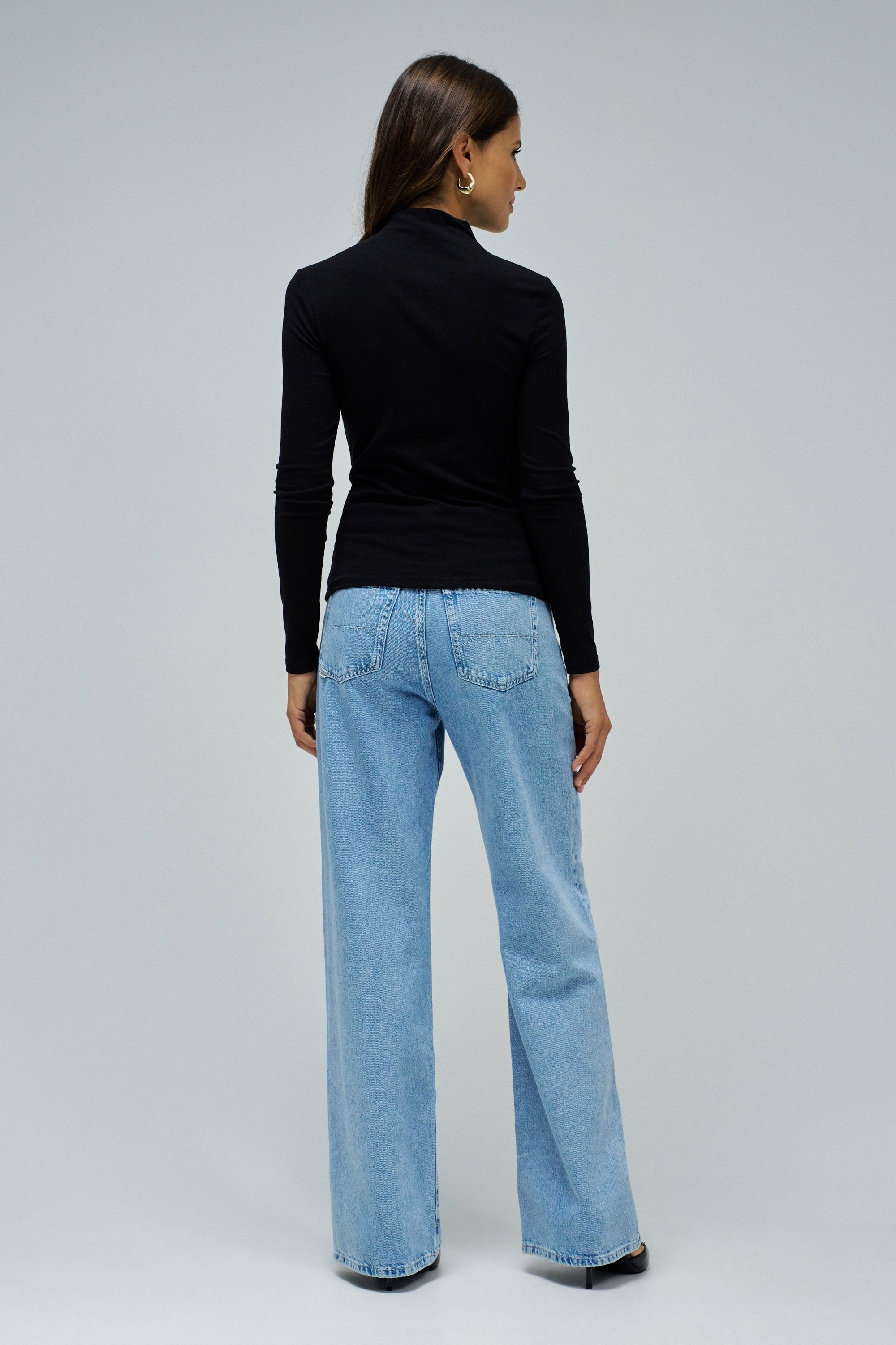 Maniche lunghe con dettaglio Twist in nero T-Shirt Salsa Jeans