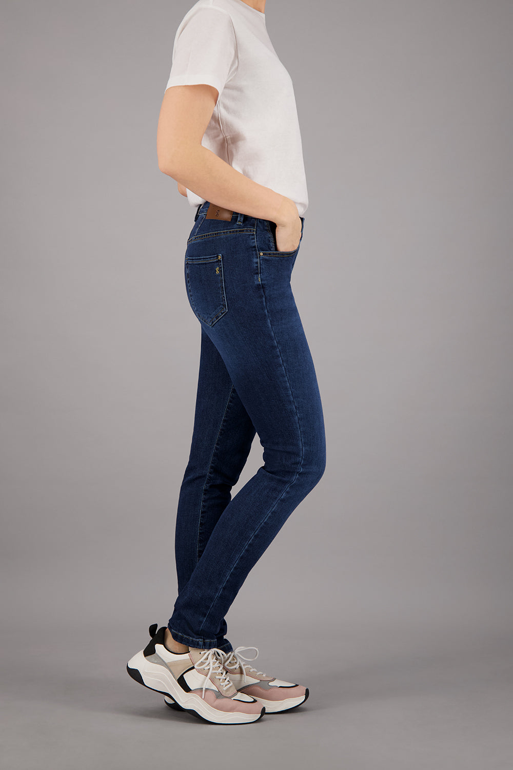 Jeans ZURI122 con risciacquo scuro Jeans Gardeur usati