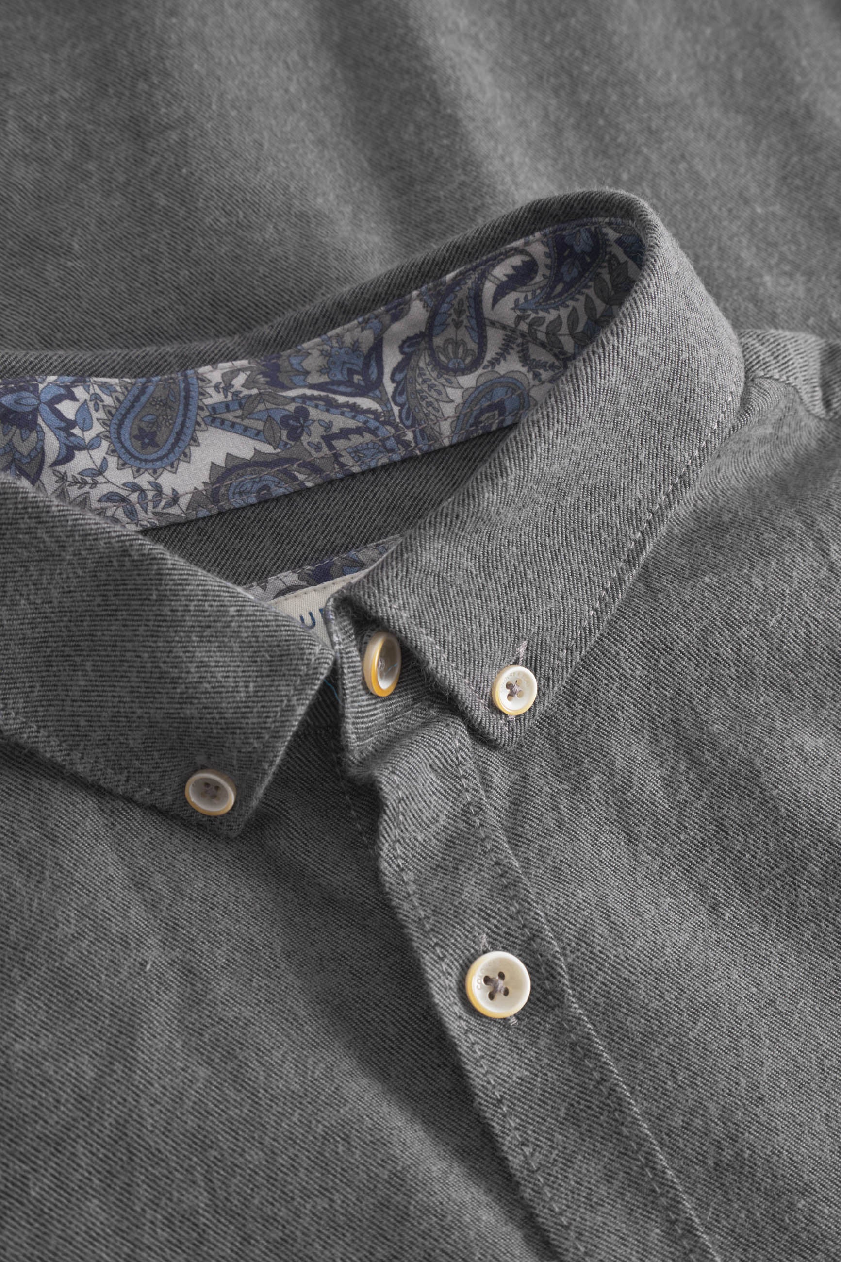 Camicia Twill spazzolato in antracite Camicie Colours and Sons   