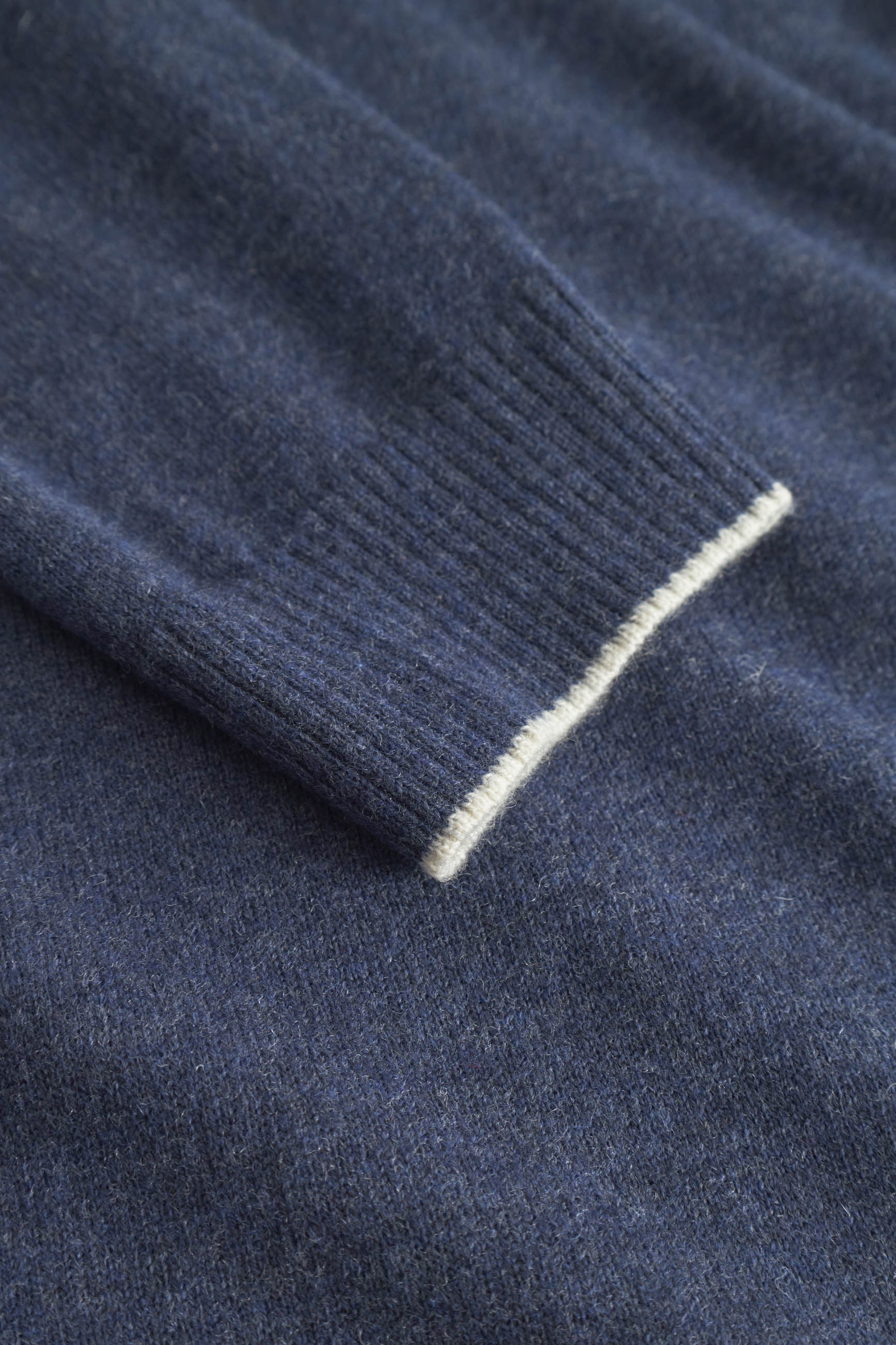 Scollo rotondo in misto merino in blu Maglioni Colours and Sons