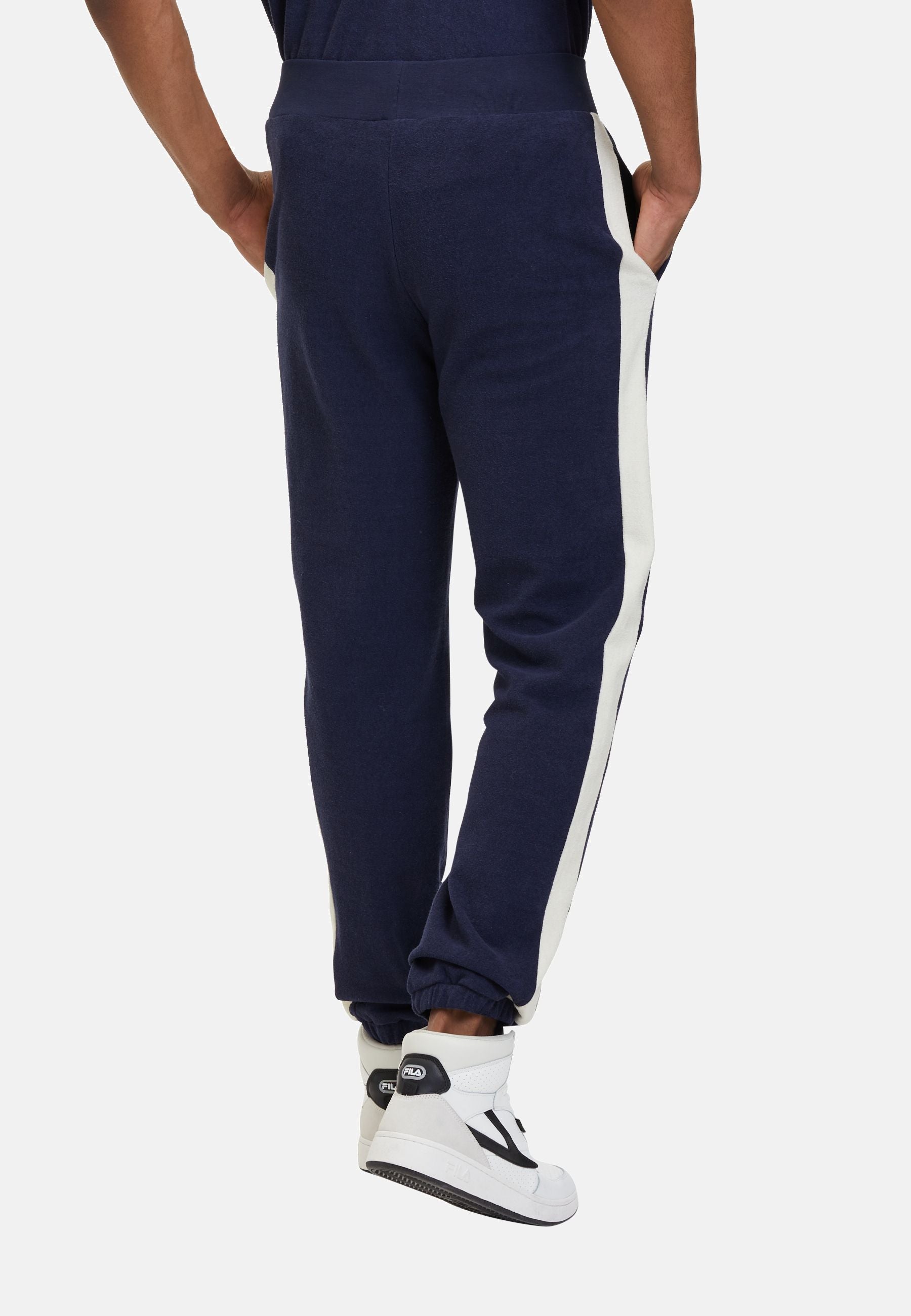 Pantaloni da corsa in spugna Laredo in nero Iris bianco antico Fila   