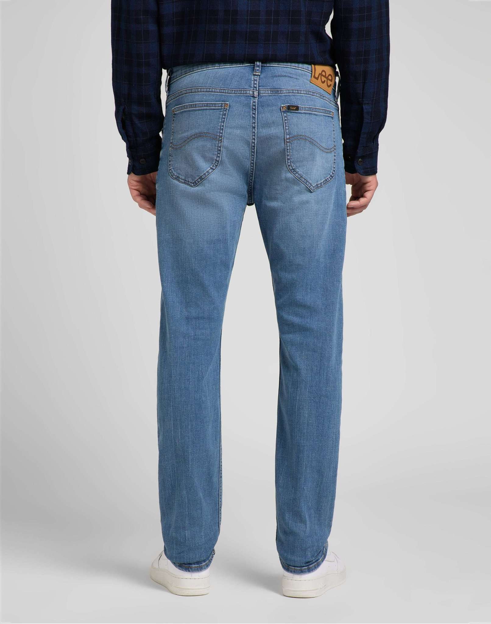 Cavaliere in jeans Cody indossati Lee   