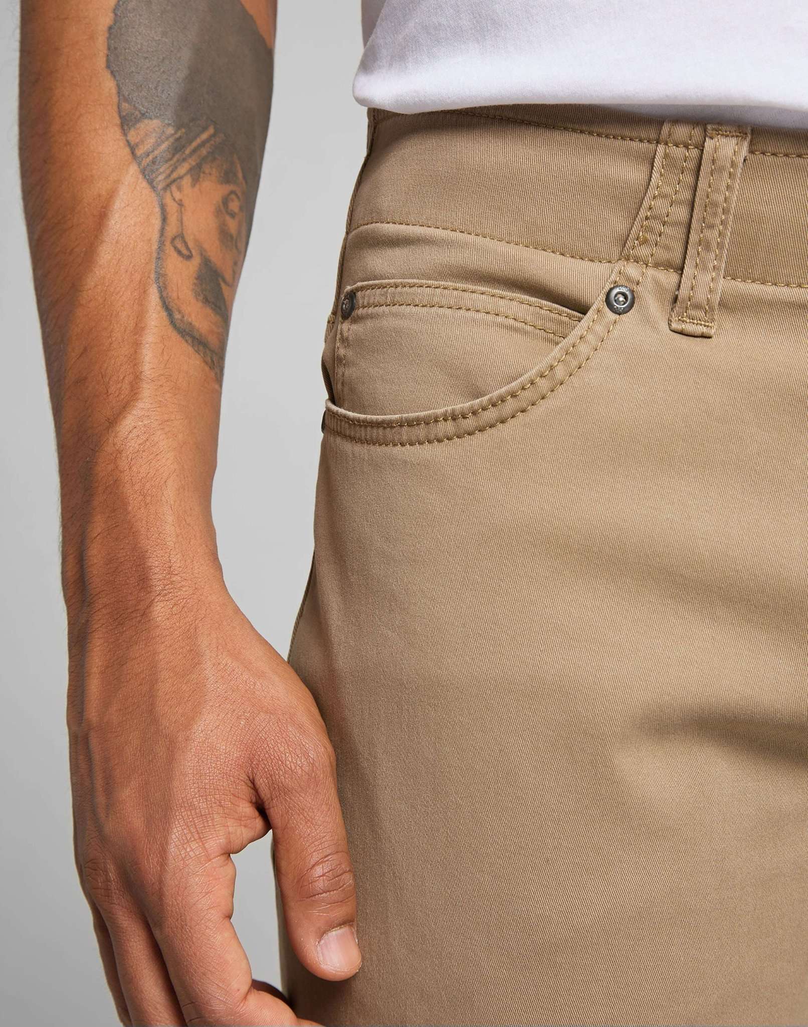 Pantaloni dritti XM in Cougar Lee   