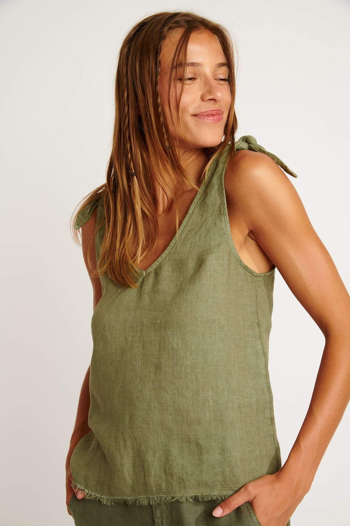 LOOMIS-HAWSTON top in cachi T-shirt Banana Moon