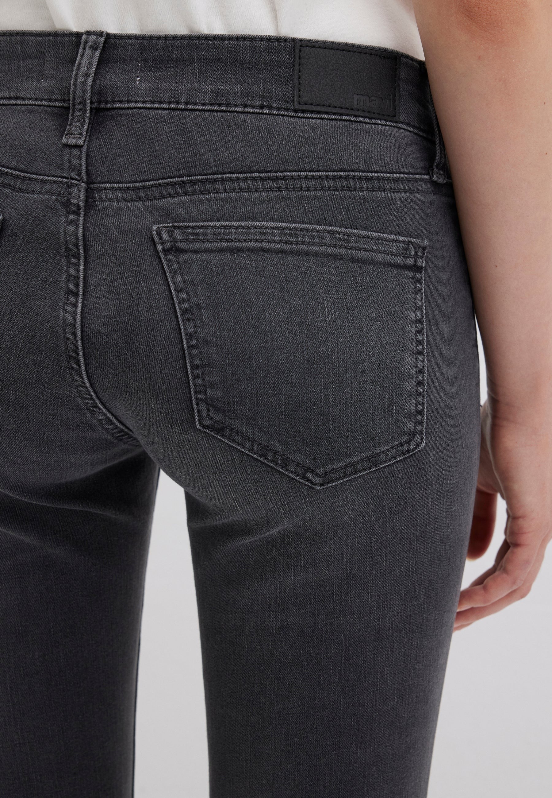 Bella Mid-Rise in Lt Smoke Str Jeans Mavi