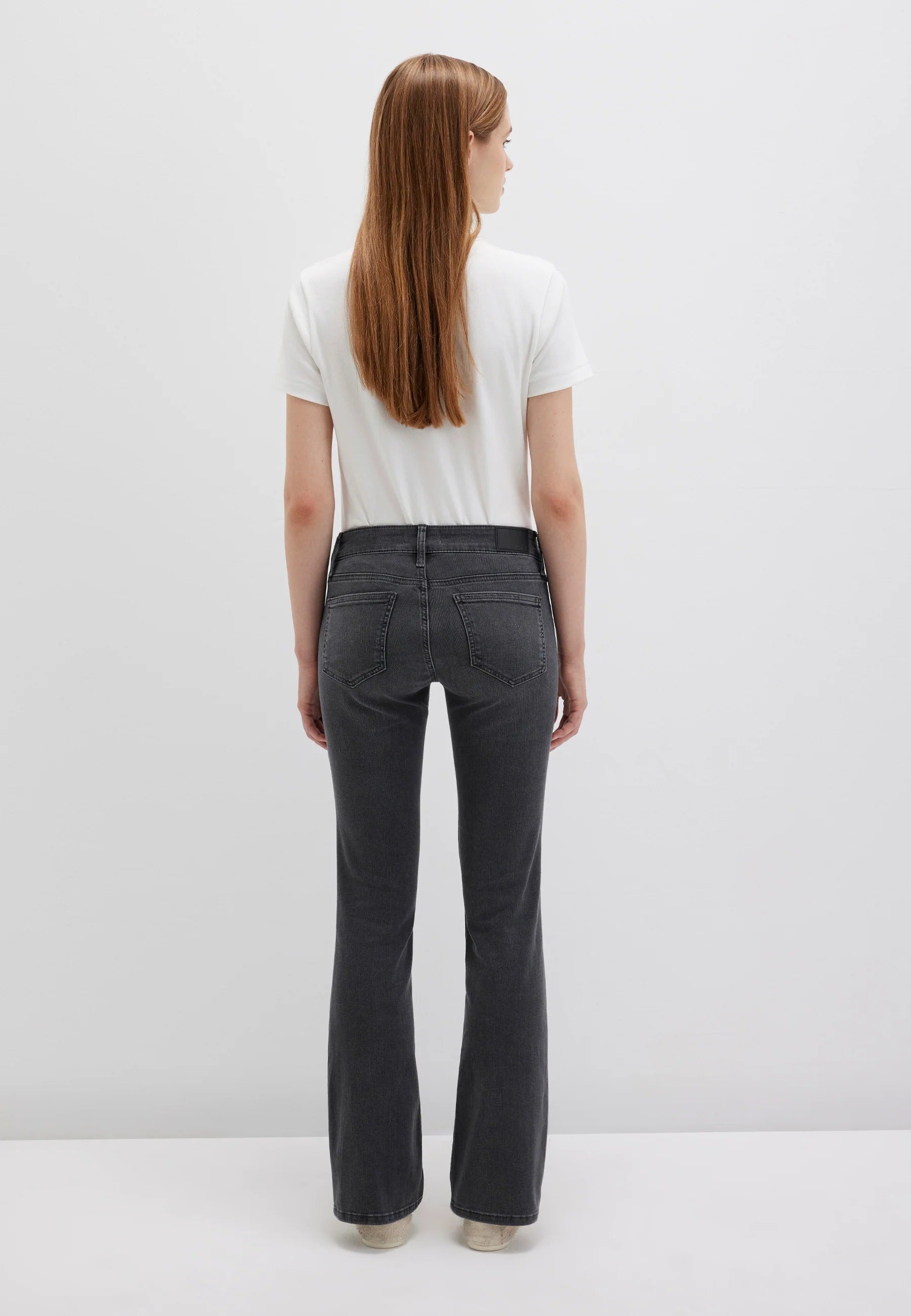 Bella Mid-Rise in Lt Smoke Str Jeans Mavi
