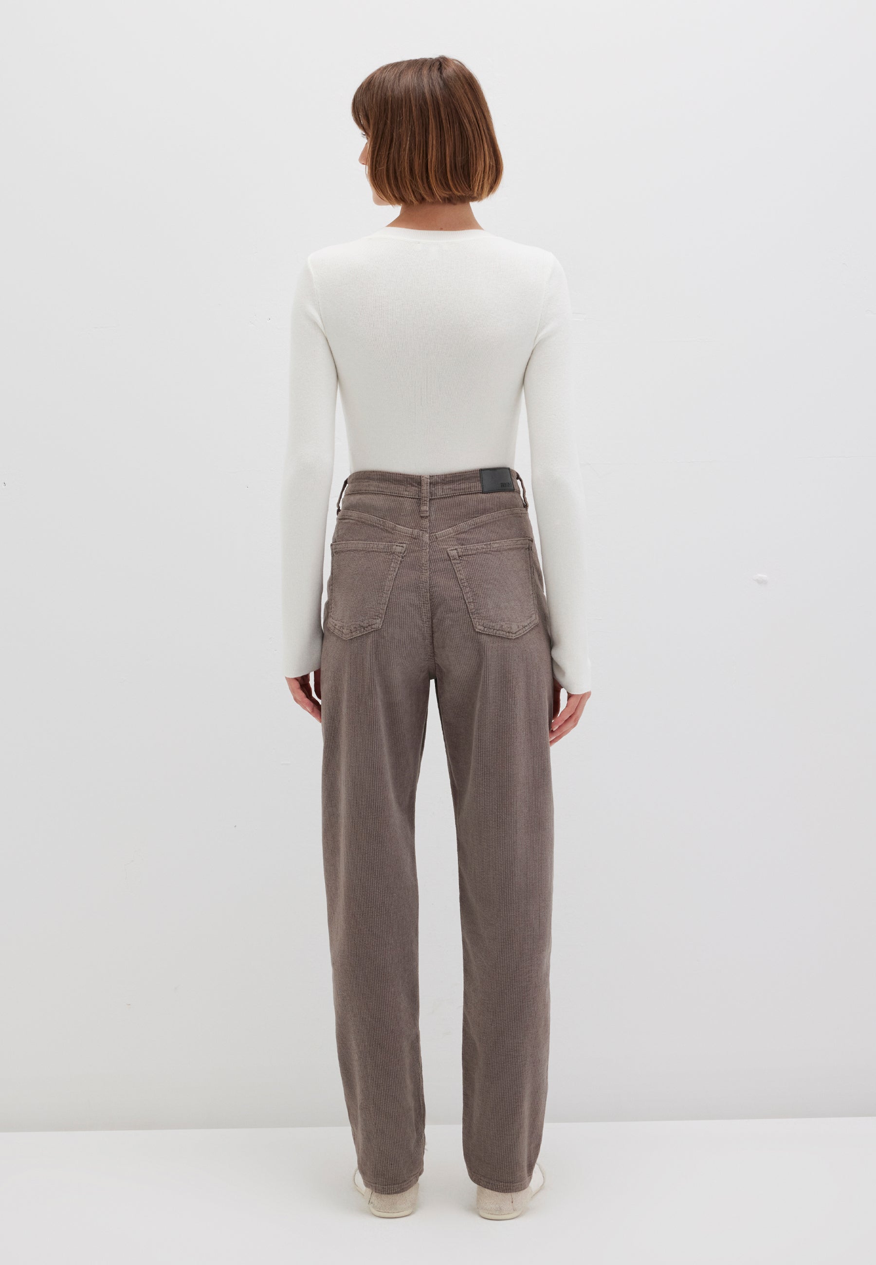 Laura in pantaloni di corda grigio antracite Mavi