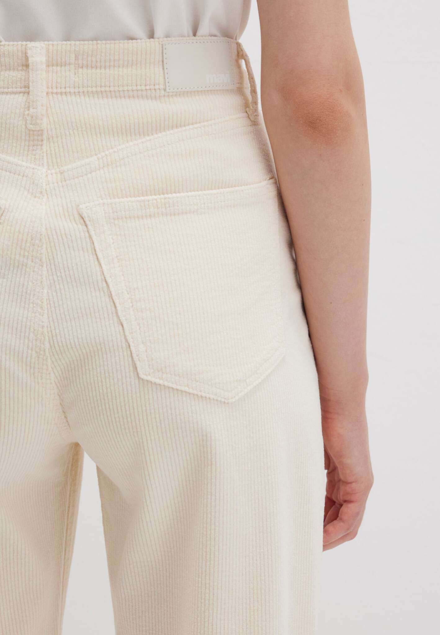 Laura in pantaloni di angora a coste Mavi