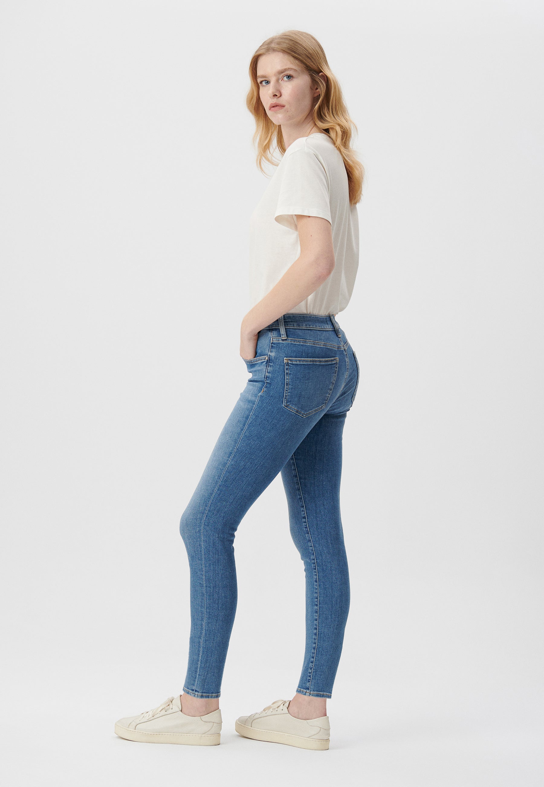 Sophie in jeans Mid Everyday Mavi   