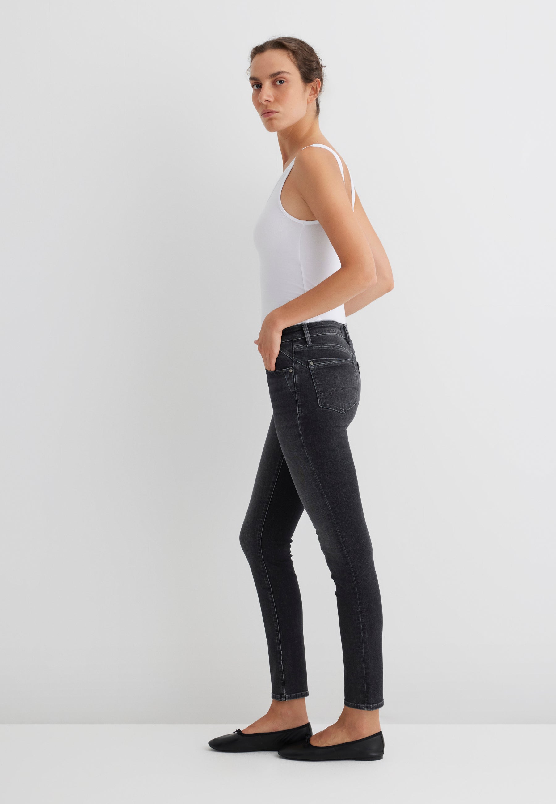 Sophie in Smoke Brushed Glam Jeans Mavi