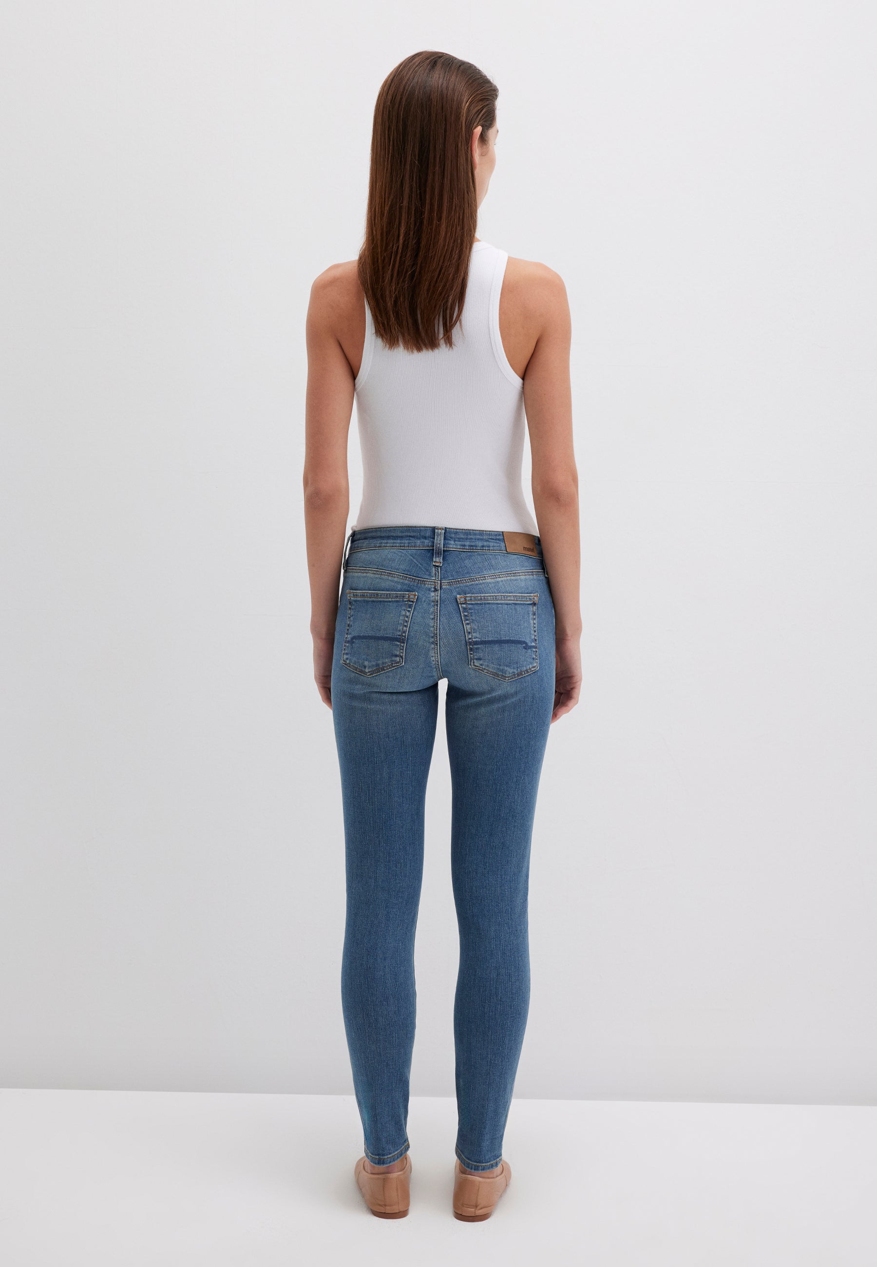 Adriana in jeans Mavi con strass sfumato profondo