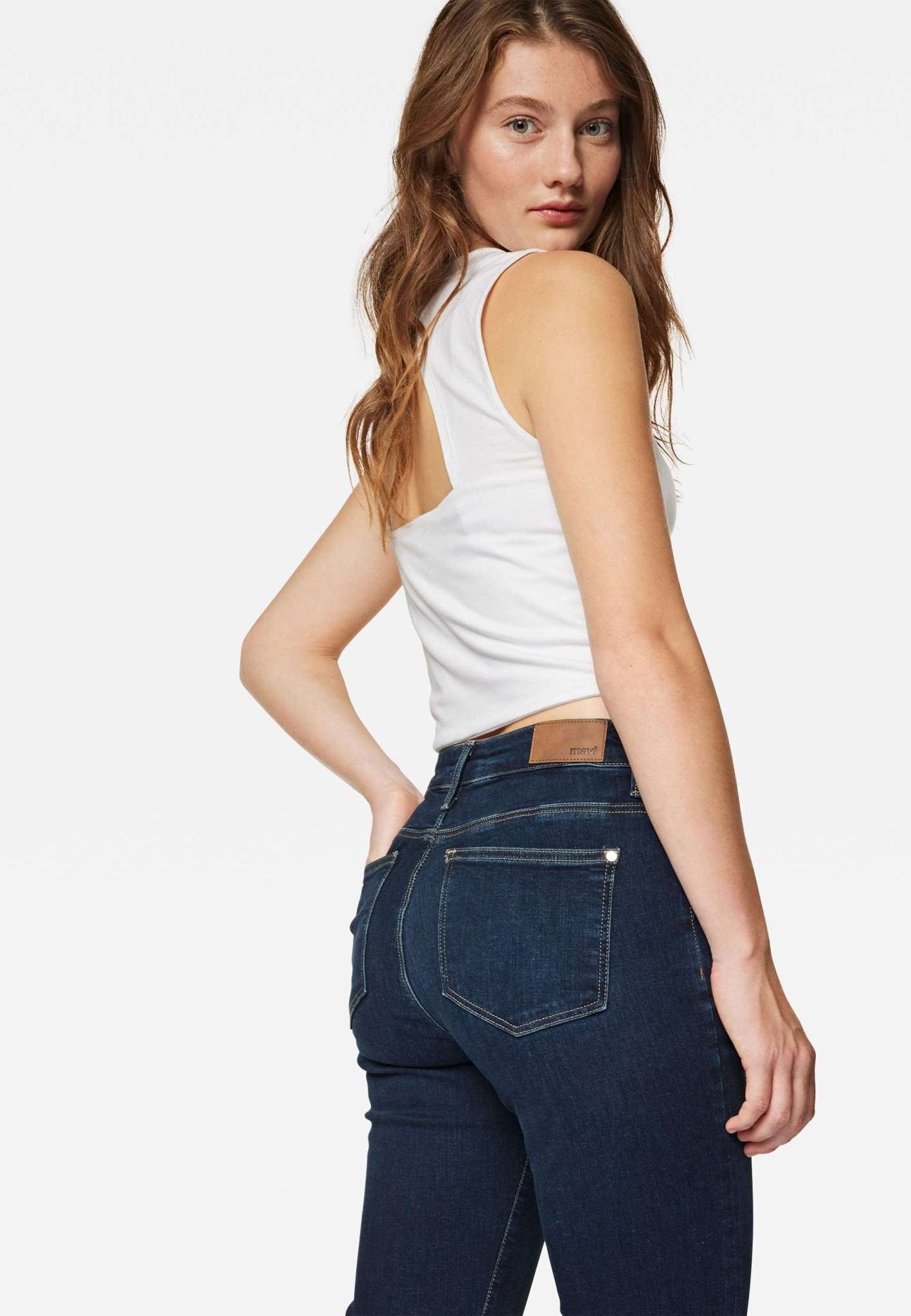 Kendra in jeans glam con sfumature profonde Mavi   