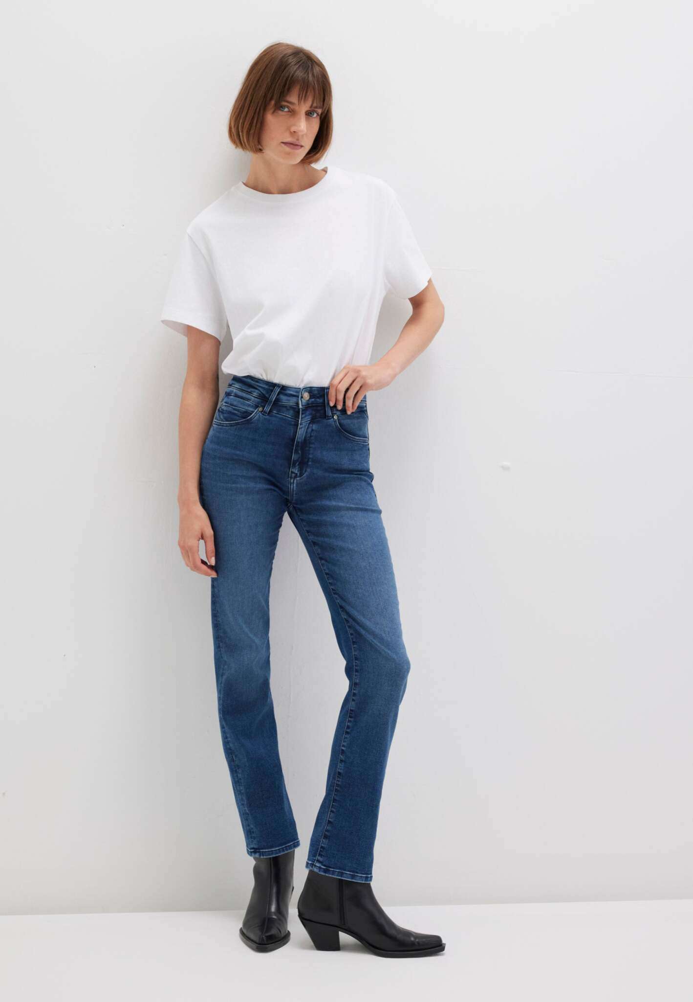 Kendra in Jeans Mavi in satin blu indaco