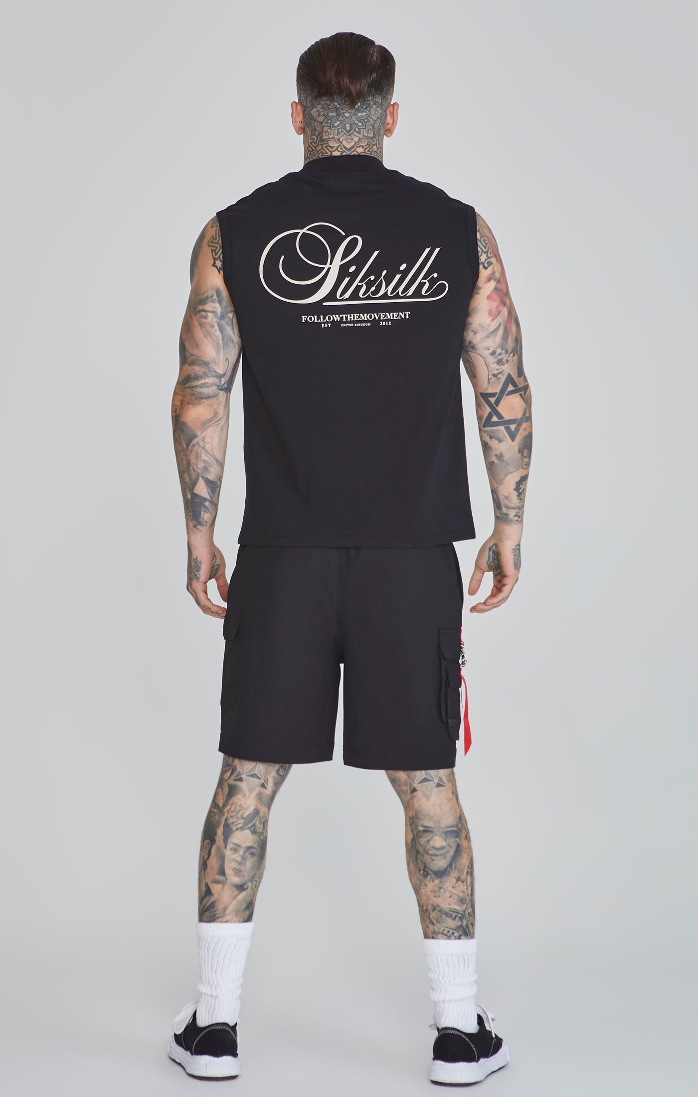 Pantaloncini cargo in nero SikSilk   