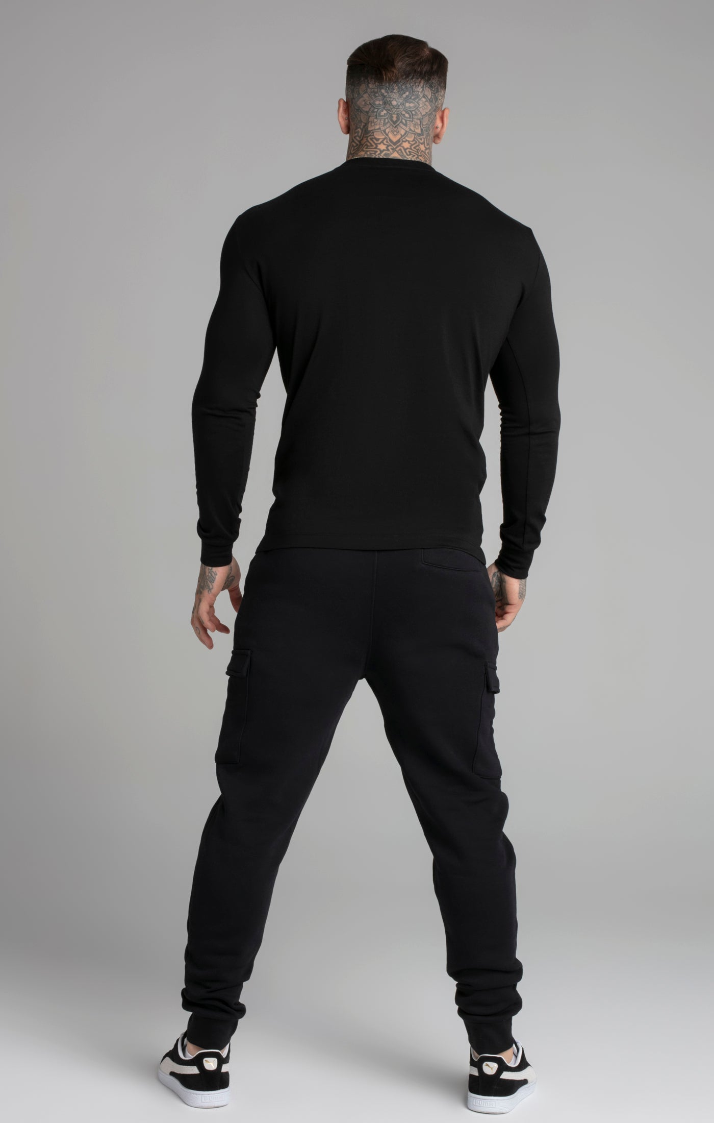 Pantalone Cargo essenziale in nero SikSilk   