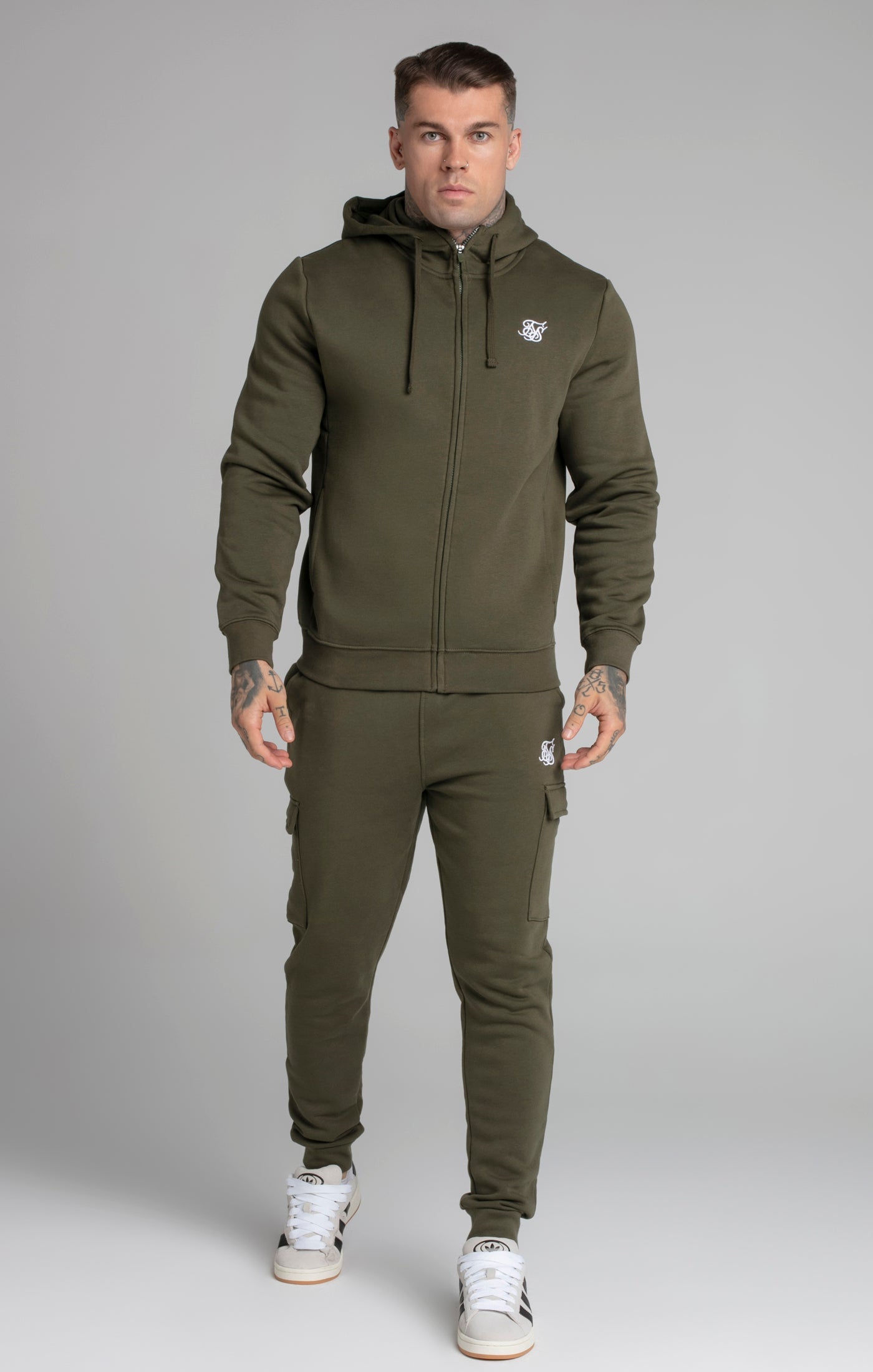 Pantaloni essenziali Cargo Jogger in Khaki SikSilk   