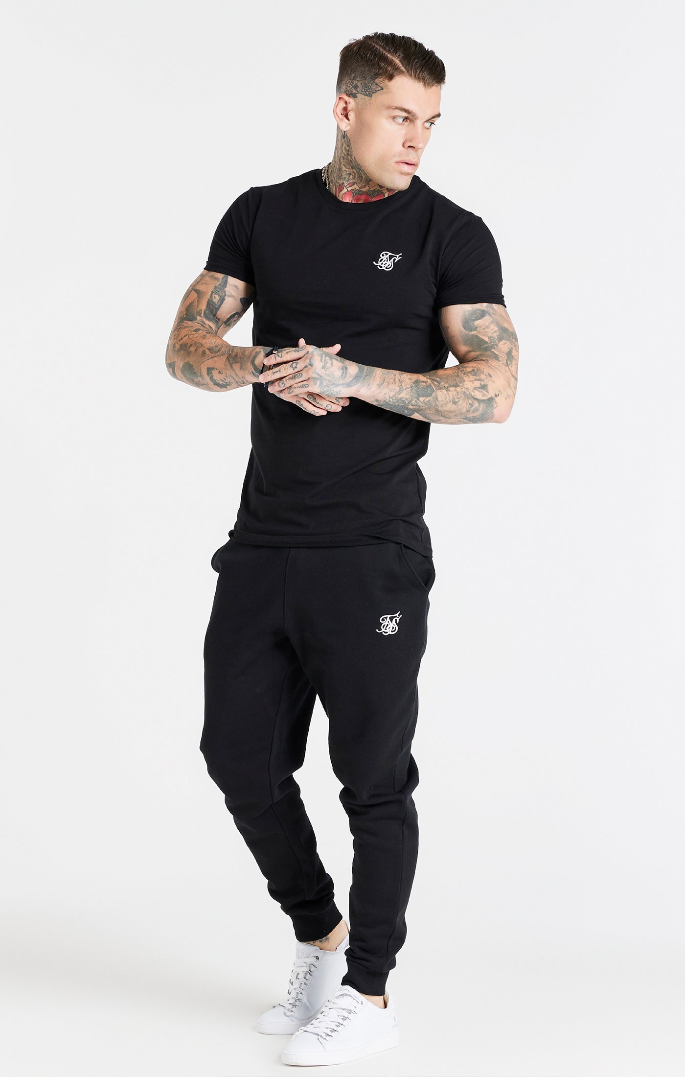 Maglietta Essential a maniche corte dal taglio muscolare in nero Magliette SikSilk   