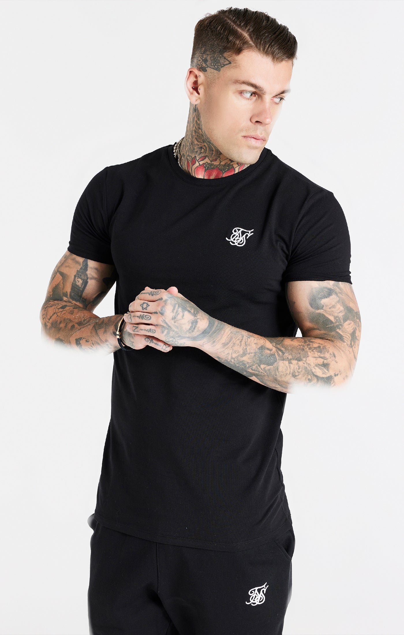 Maglietta Essential a maniche corte dal taglio muscolare in nero Magliette SikSilk   