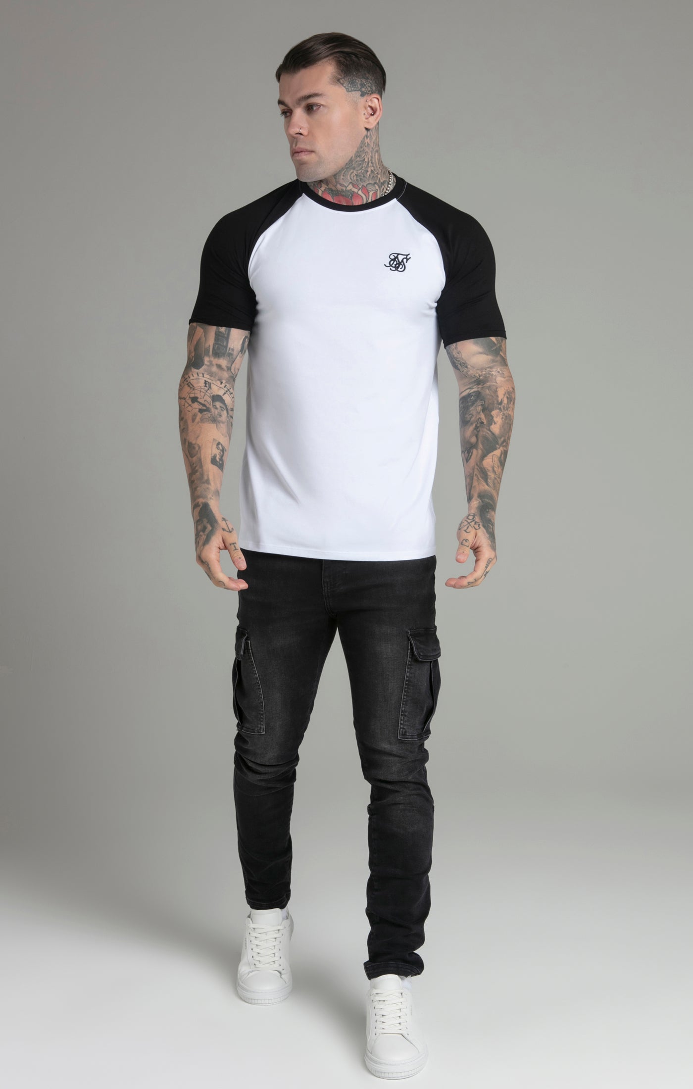 Maglietta Raglan in Bianco/Nero Magliette SikSilk   