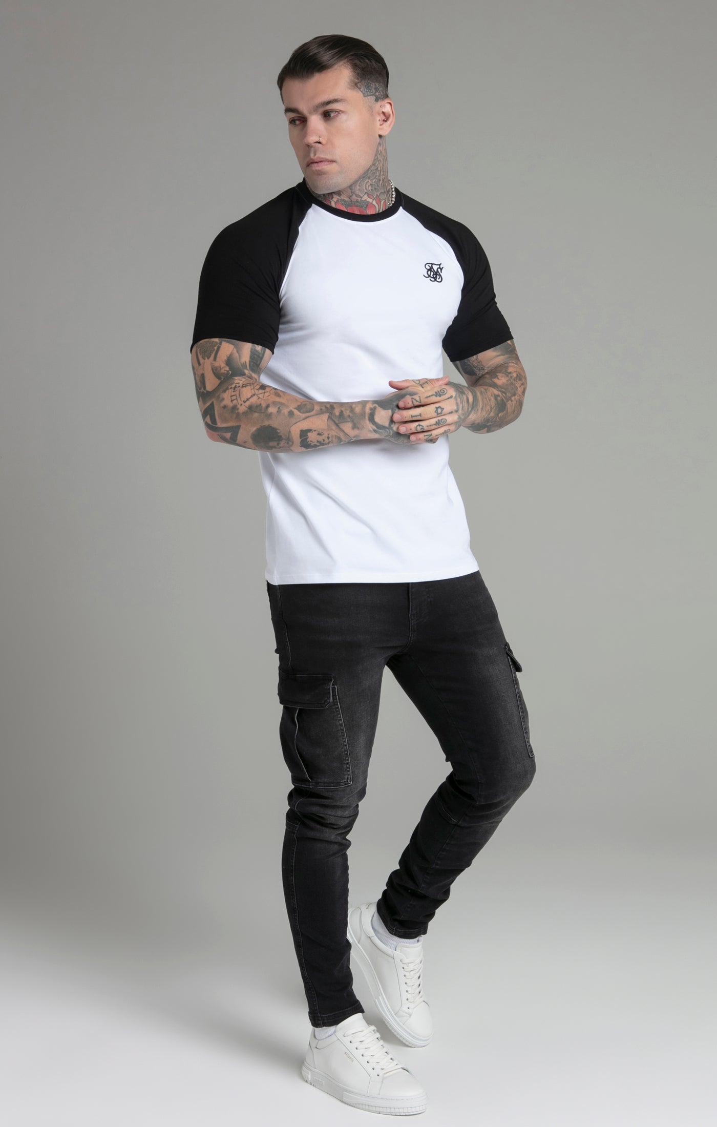 Maglietta Raglan in Bianco/Nero Magliette SikSilk   