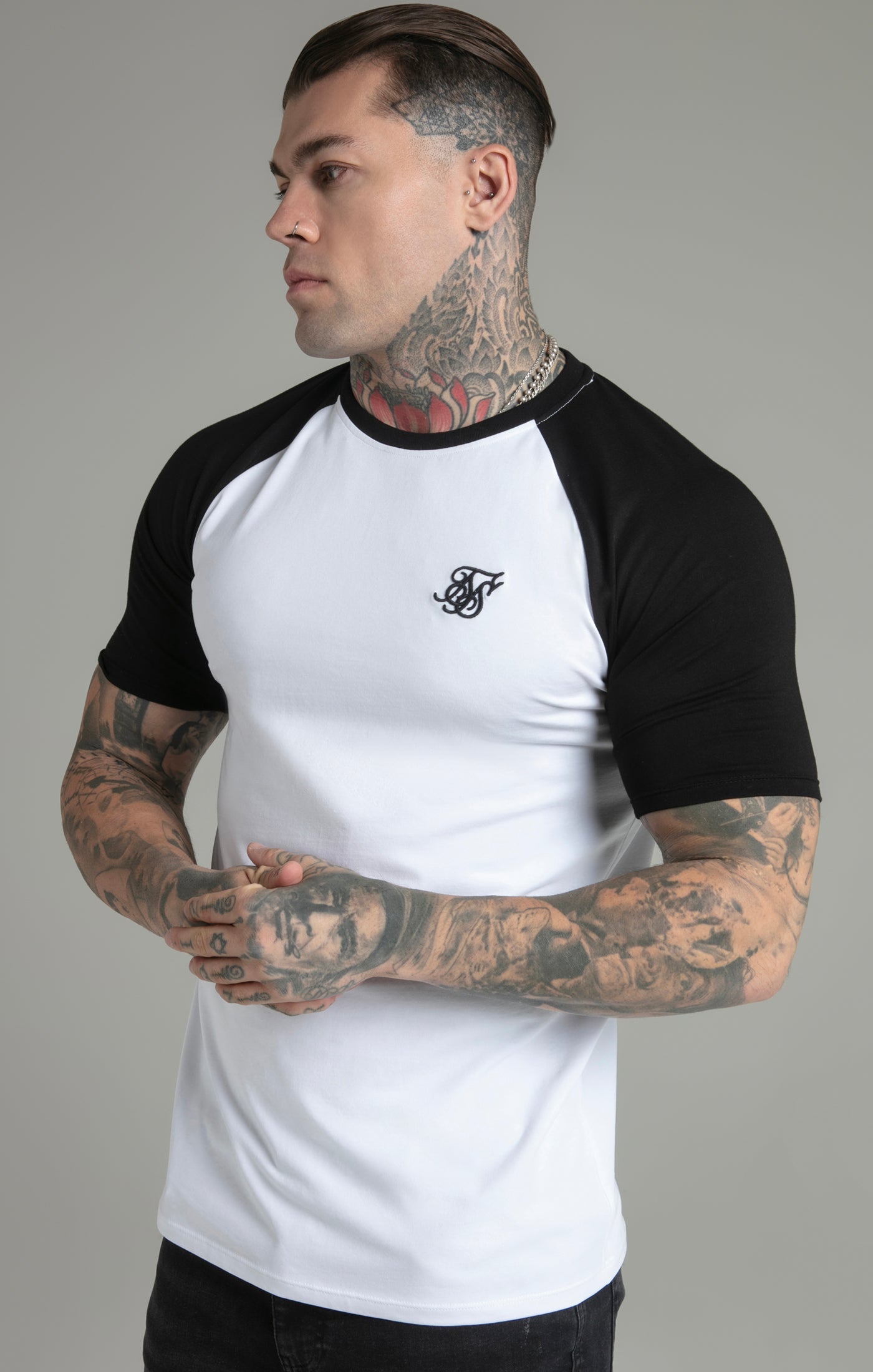 Maglietta Raglan in Bianco/Nero Magliette SikSilk   