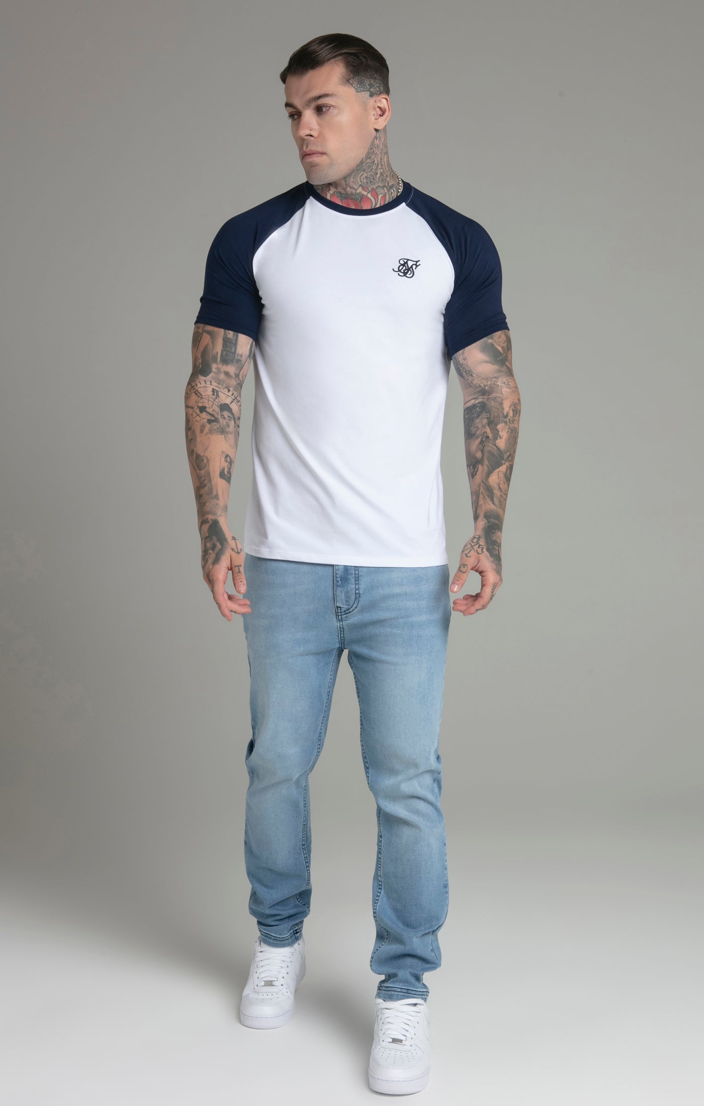 Maglietta Raglan in Bianco/Navy Magliette SikSilk   