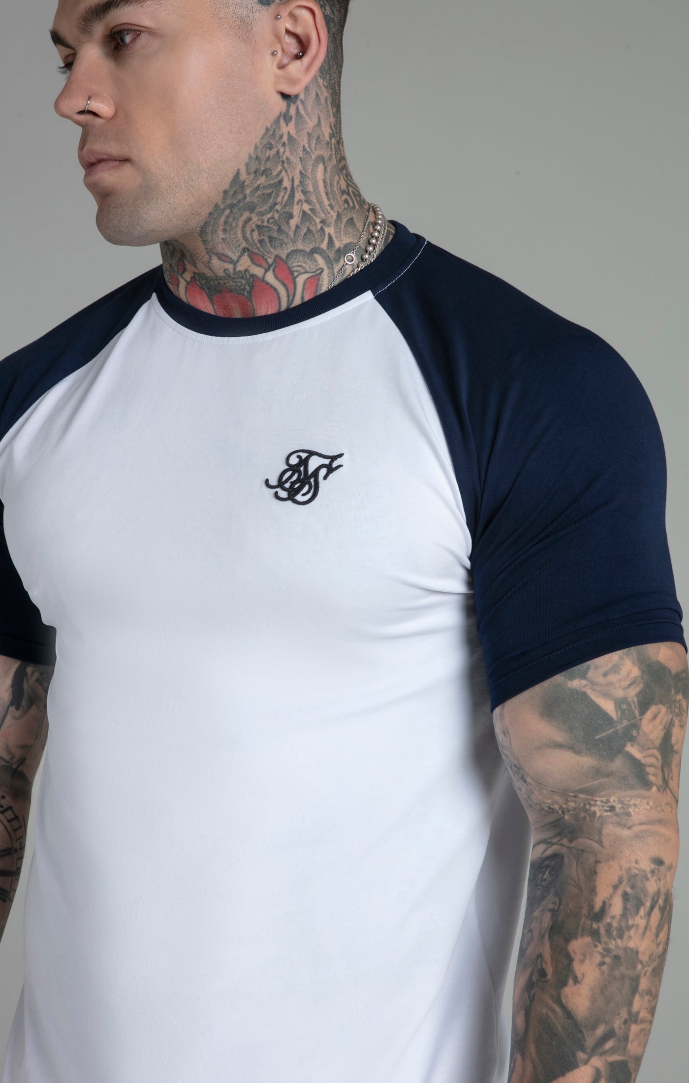 Maglietta Raglan in Bianco/Navy Magliette SikSilk   