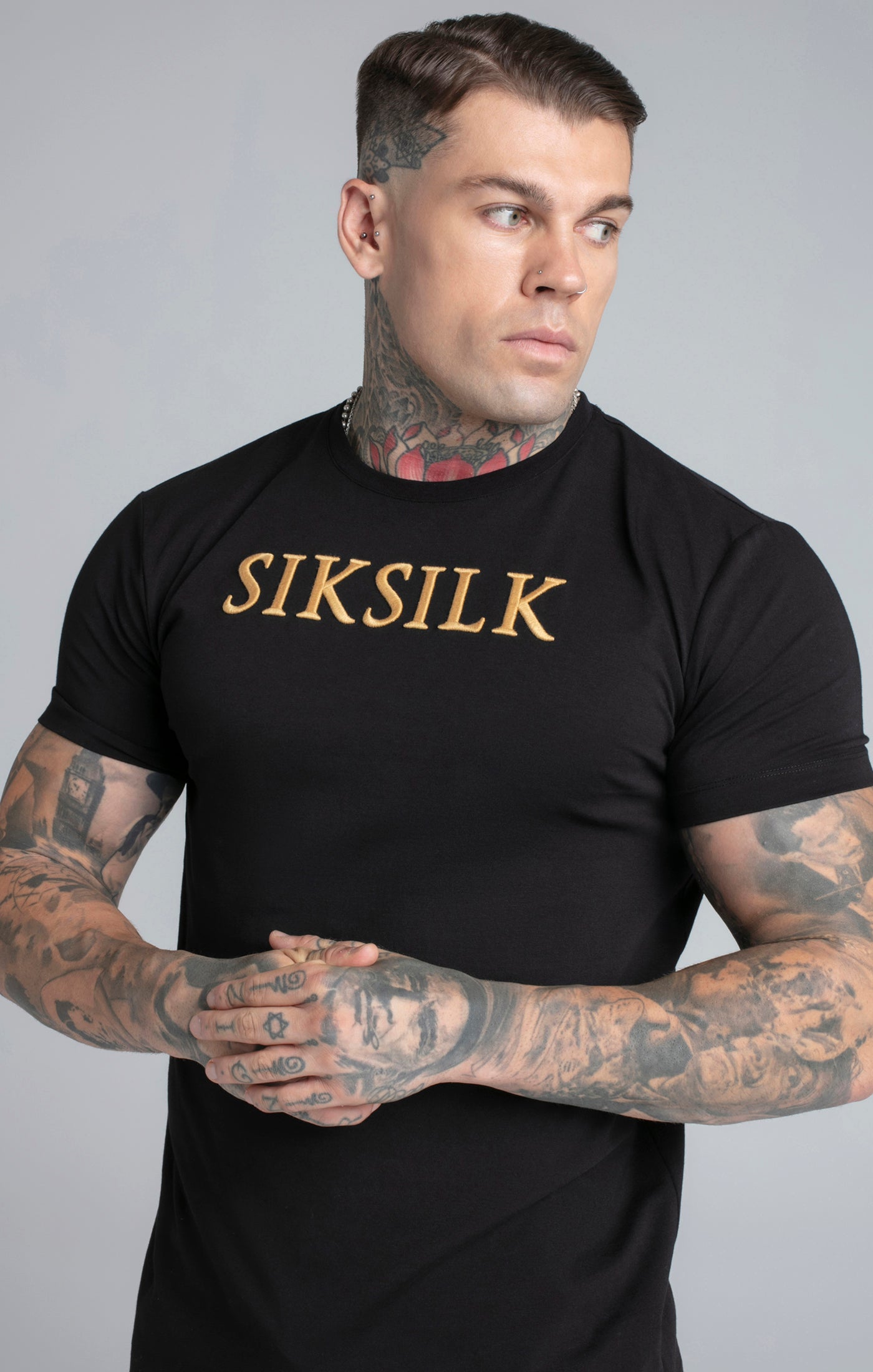 Maglietta Muscle Fit in nero Magliette SikSilk   