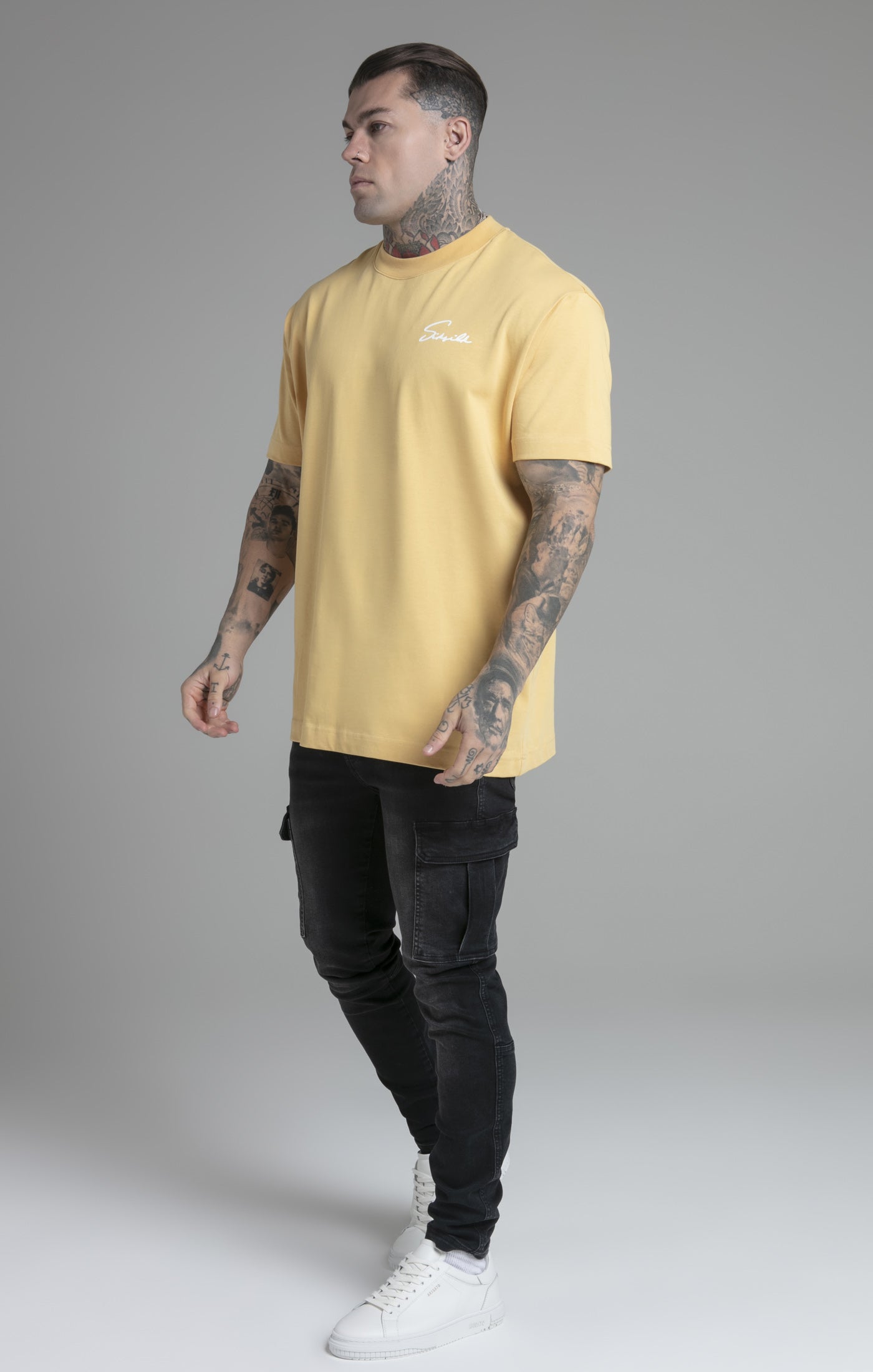 Maglietta Script in giallo Magliette SikSilk   