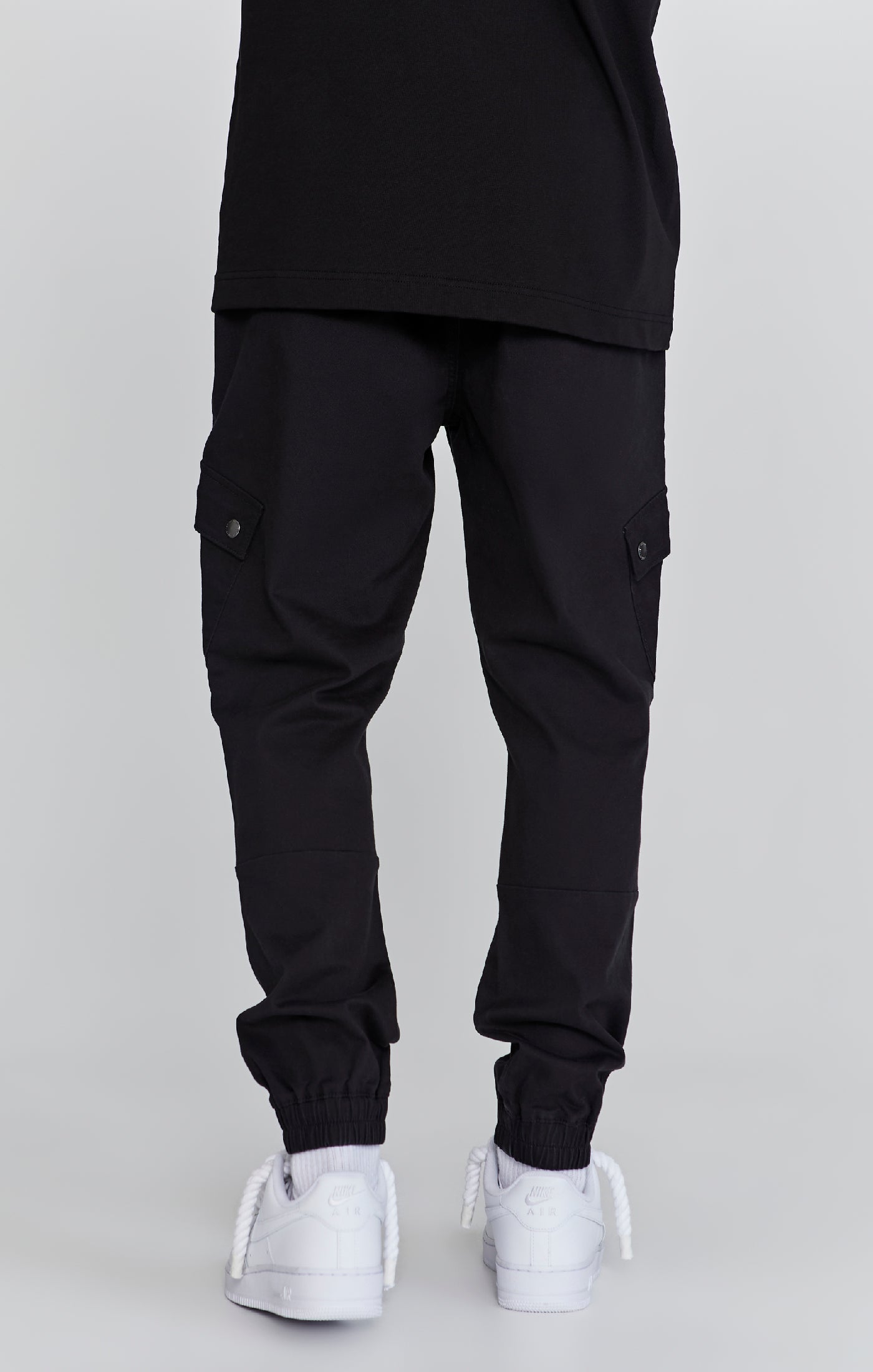 Pantaloni Cargo in nero Pantaloni SikSilk   