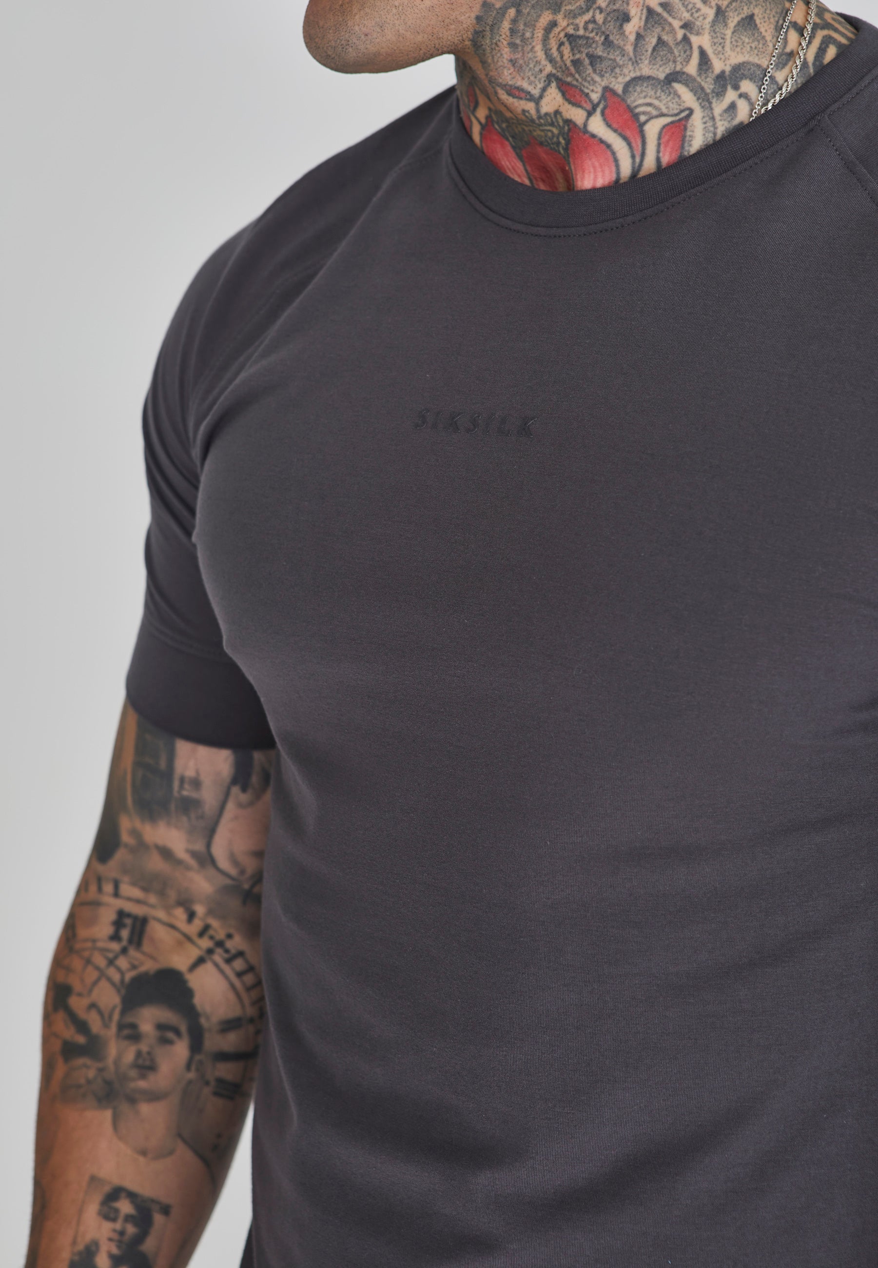 Maglietta Smart in grigio scuro Magliette SikSilk   