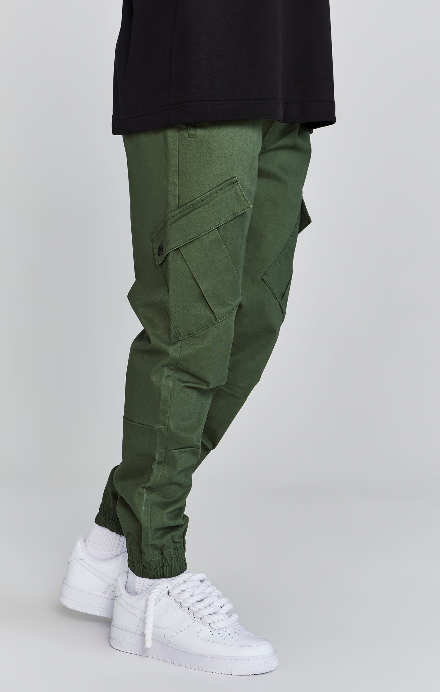 Pantaloni Cargo in verde Pantaloni Khaki SikSilk   