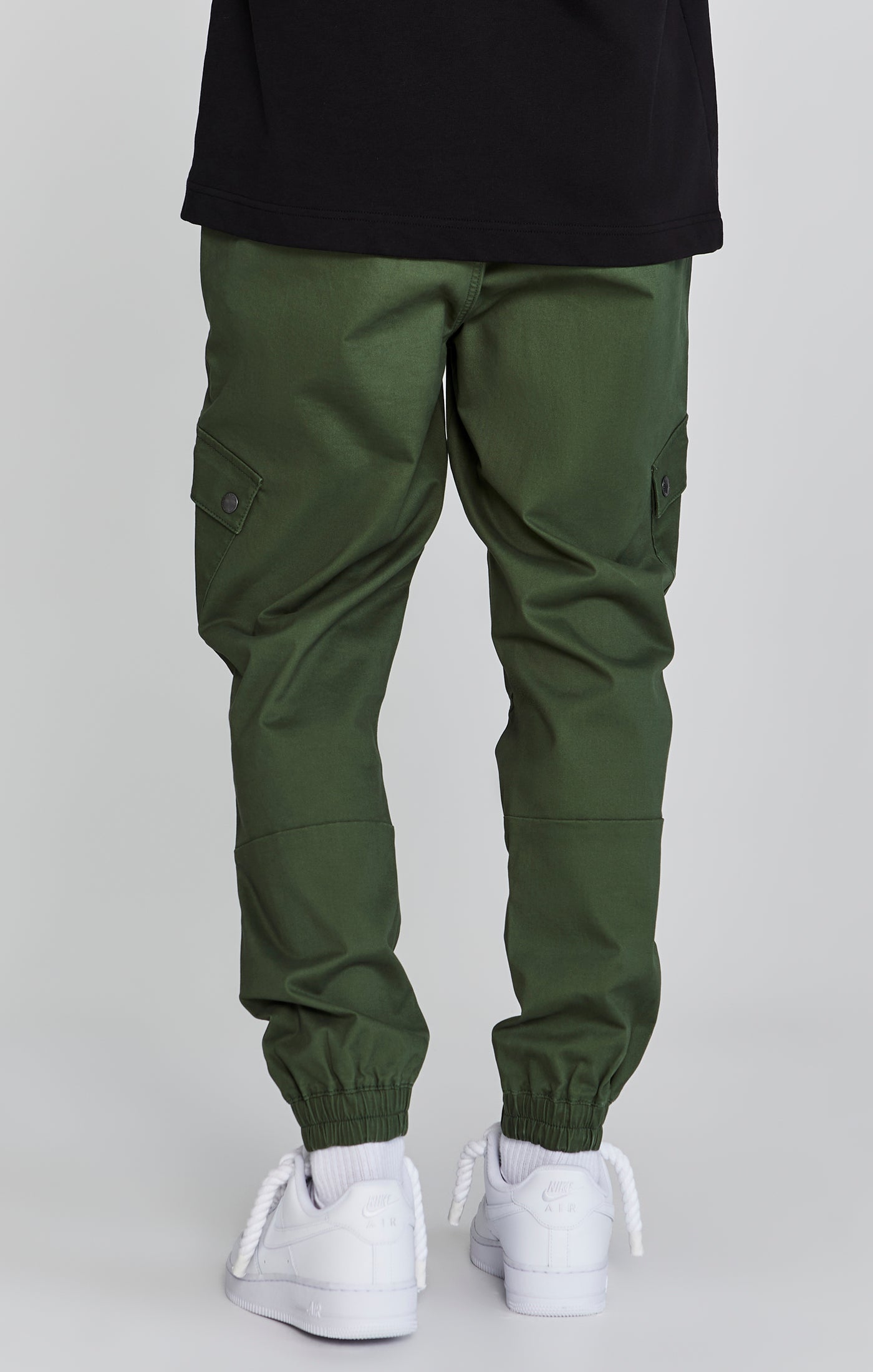 Pantaloni Cargo in verde Pantaloni Khaki SikSilk   