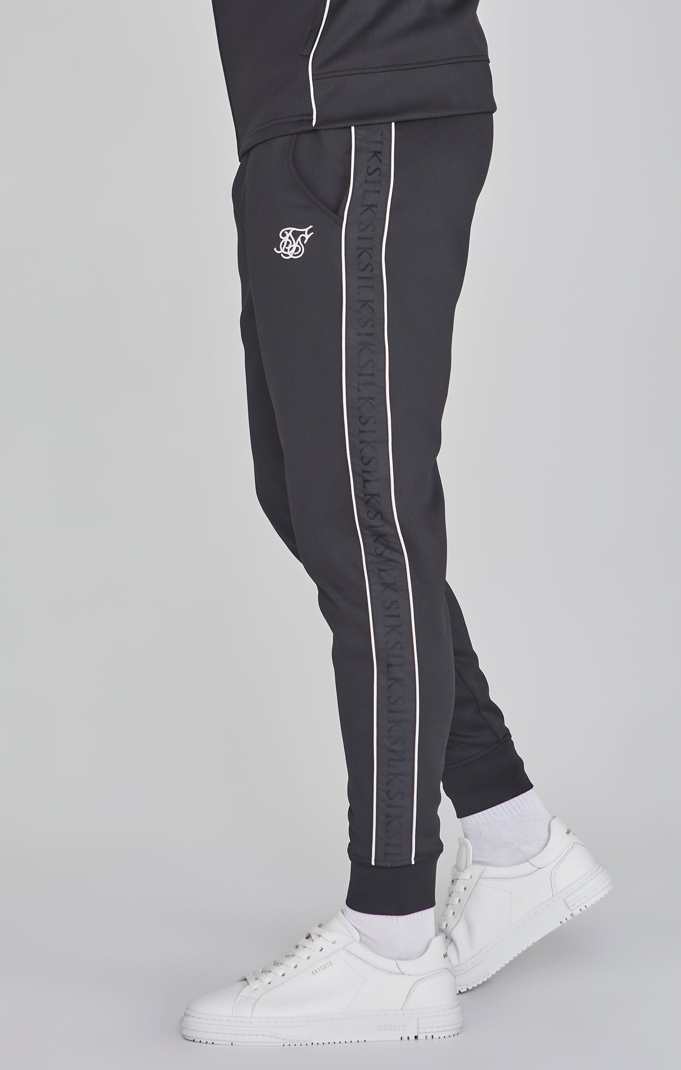 Felpa con cappuccio e pantaloni da jogging in set neri SikSilk   