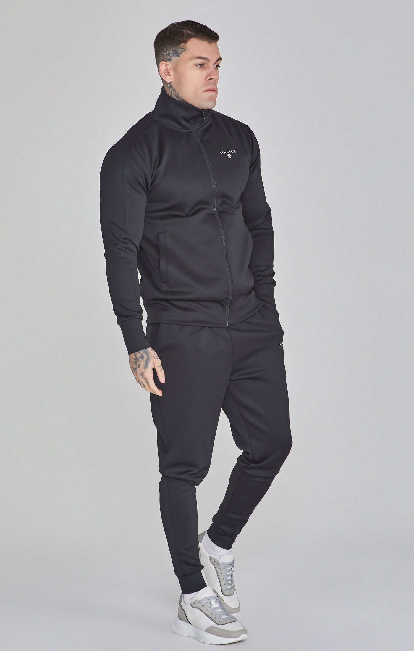 Essentials Poly Track Top in nero Giacche da ginnastica SikSilk   