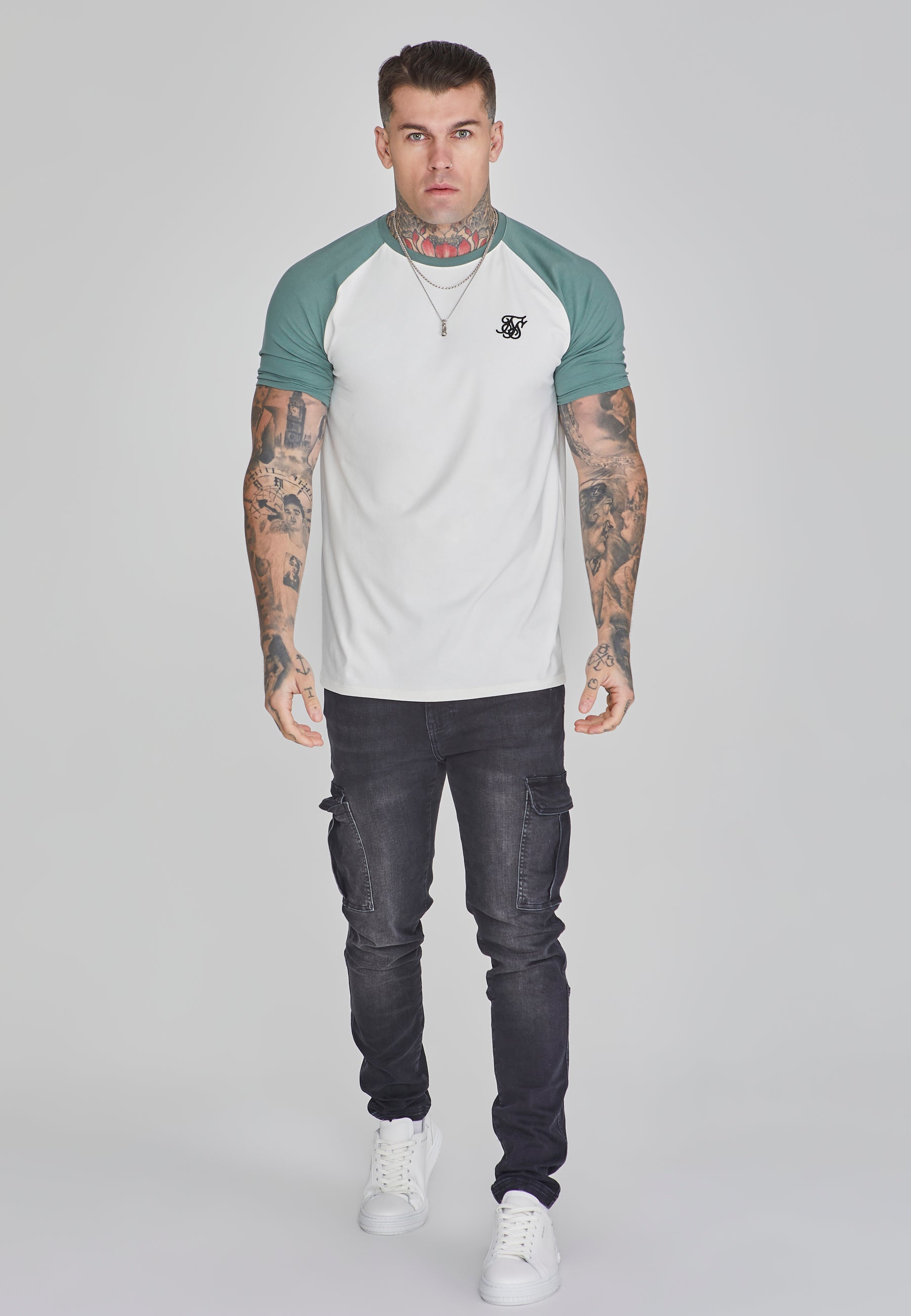 Maglietta raglan in ecru/verde T-shirt SikSilk   