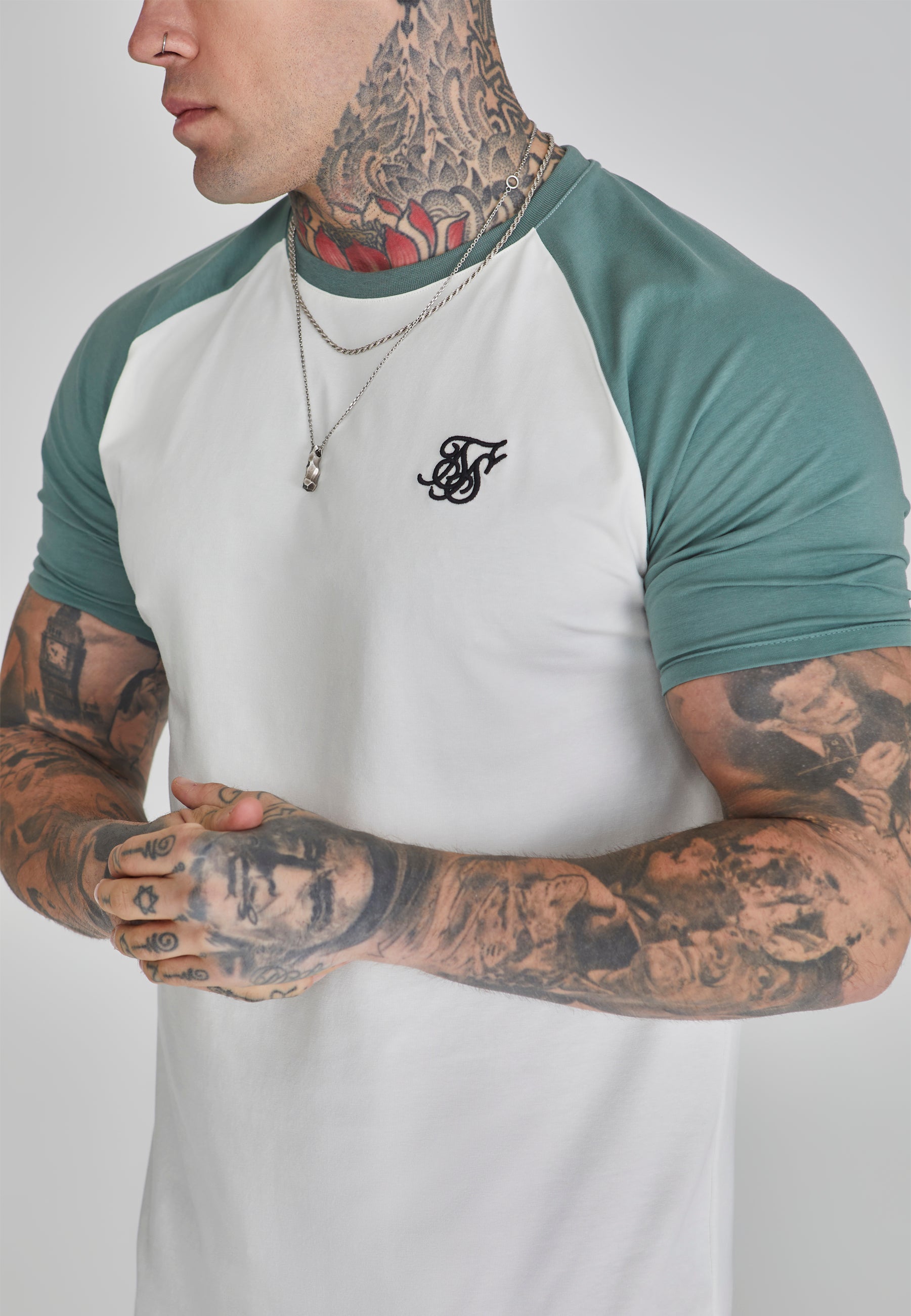 Maglietta raglan in ecru/verde T-shirt SikSilk   