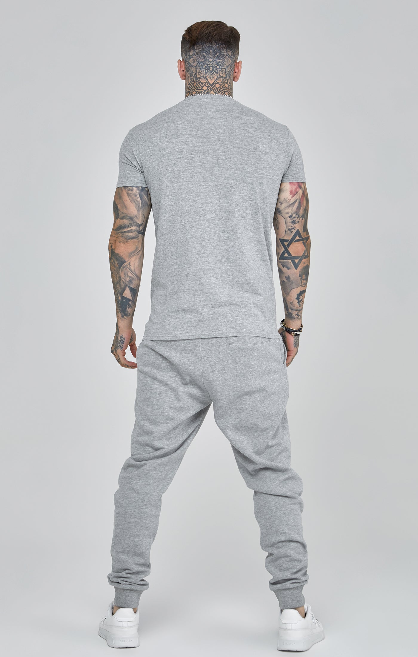 Joggers essenziali in marna grigia Pantaloni SikSilk   