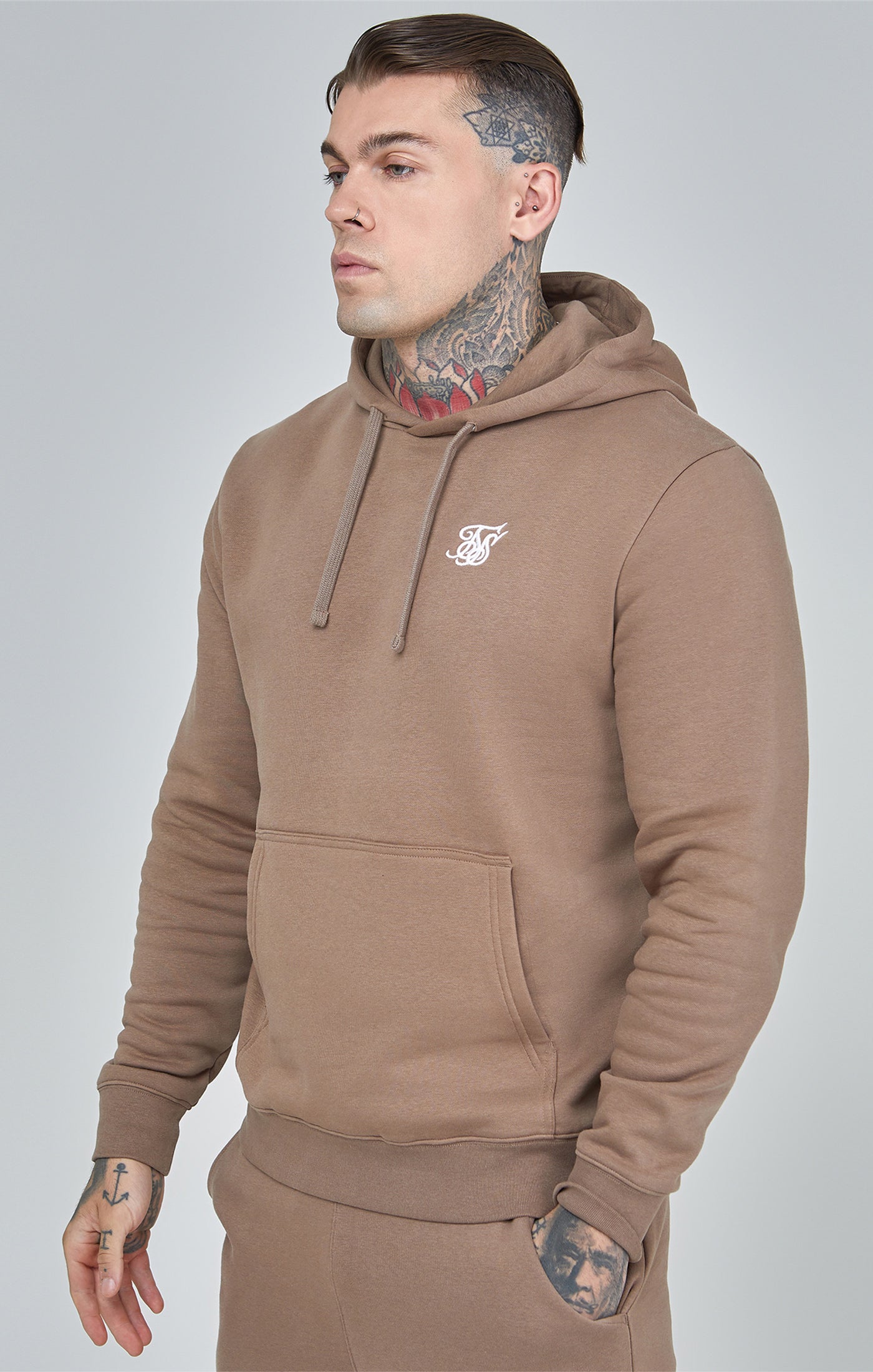 Essentials Felpa con cappuccio Overhead in marrone Felpa con cappuccio SikSilk   