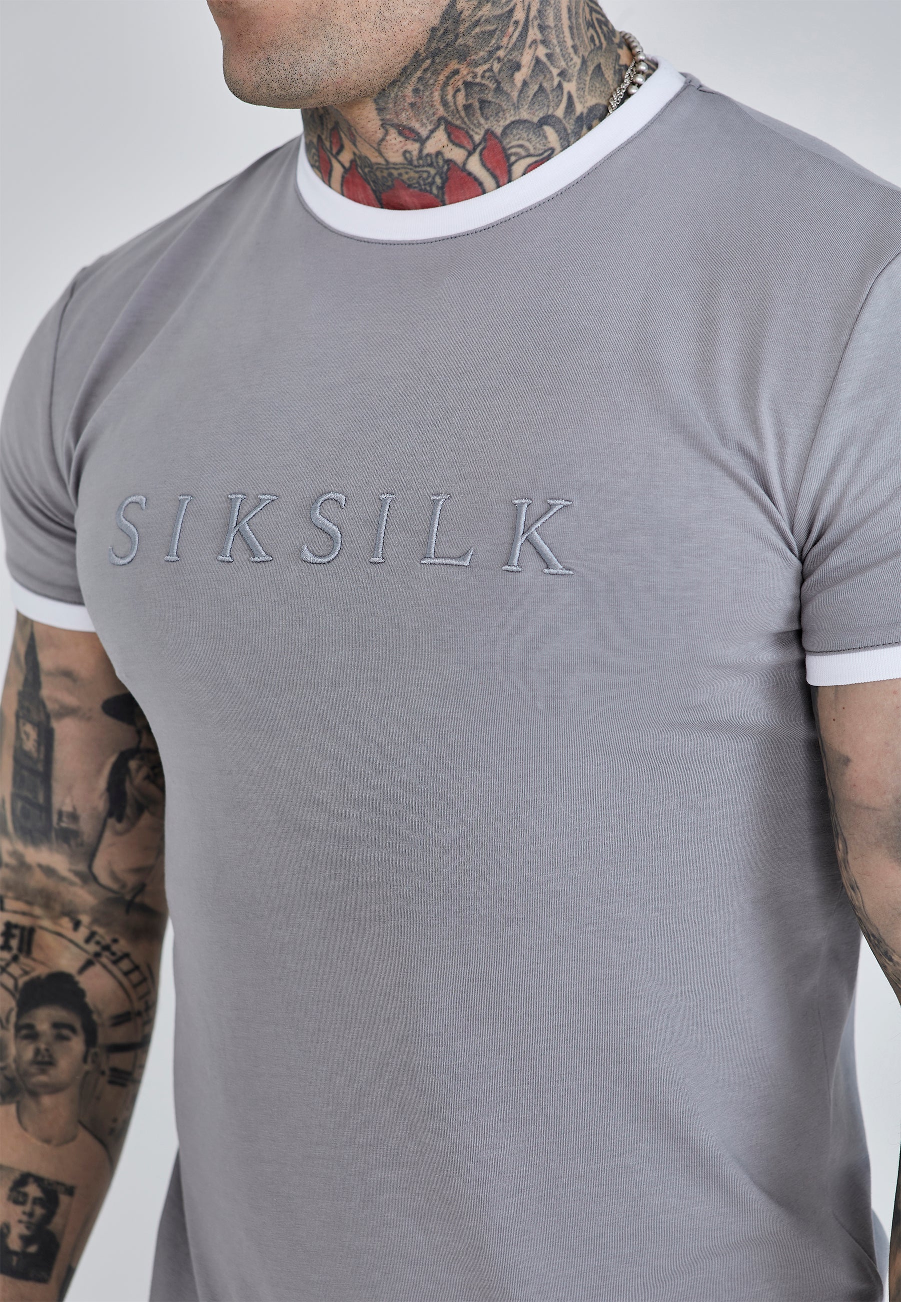 Maglietta Ringer in grigio Magliette SikSilk   