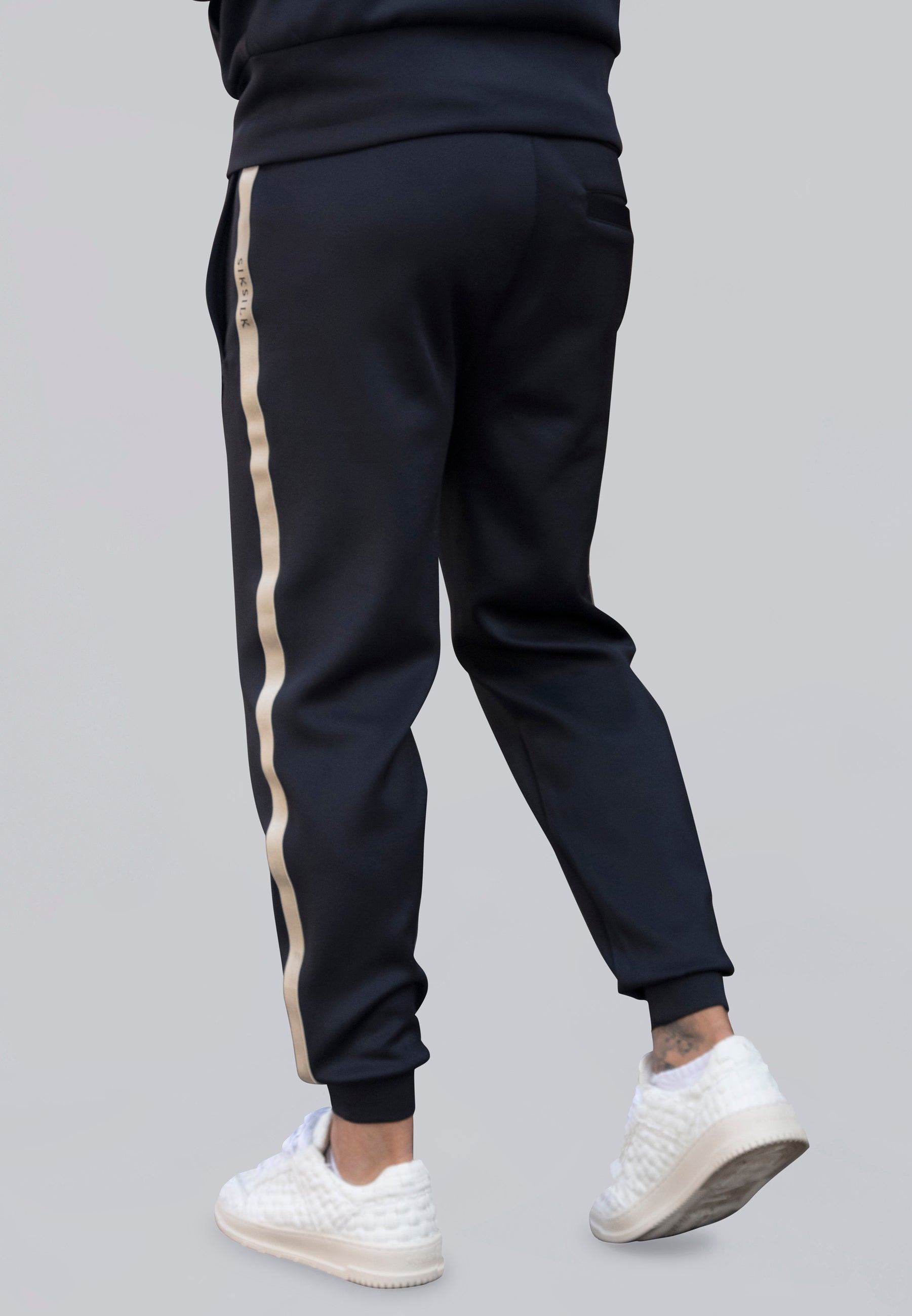 Joggers eleganti in pantaloni neri SikSilk   