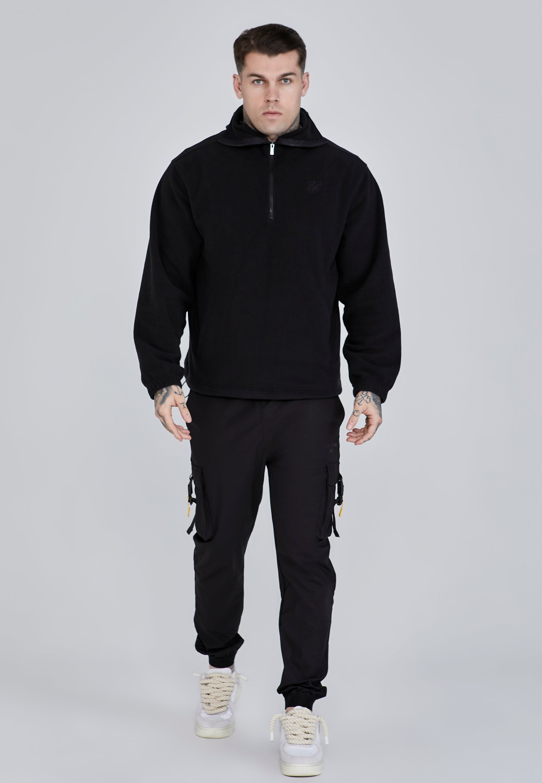 Pantaloni Cargo in nero Pantaloni SikSilk   